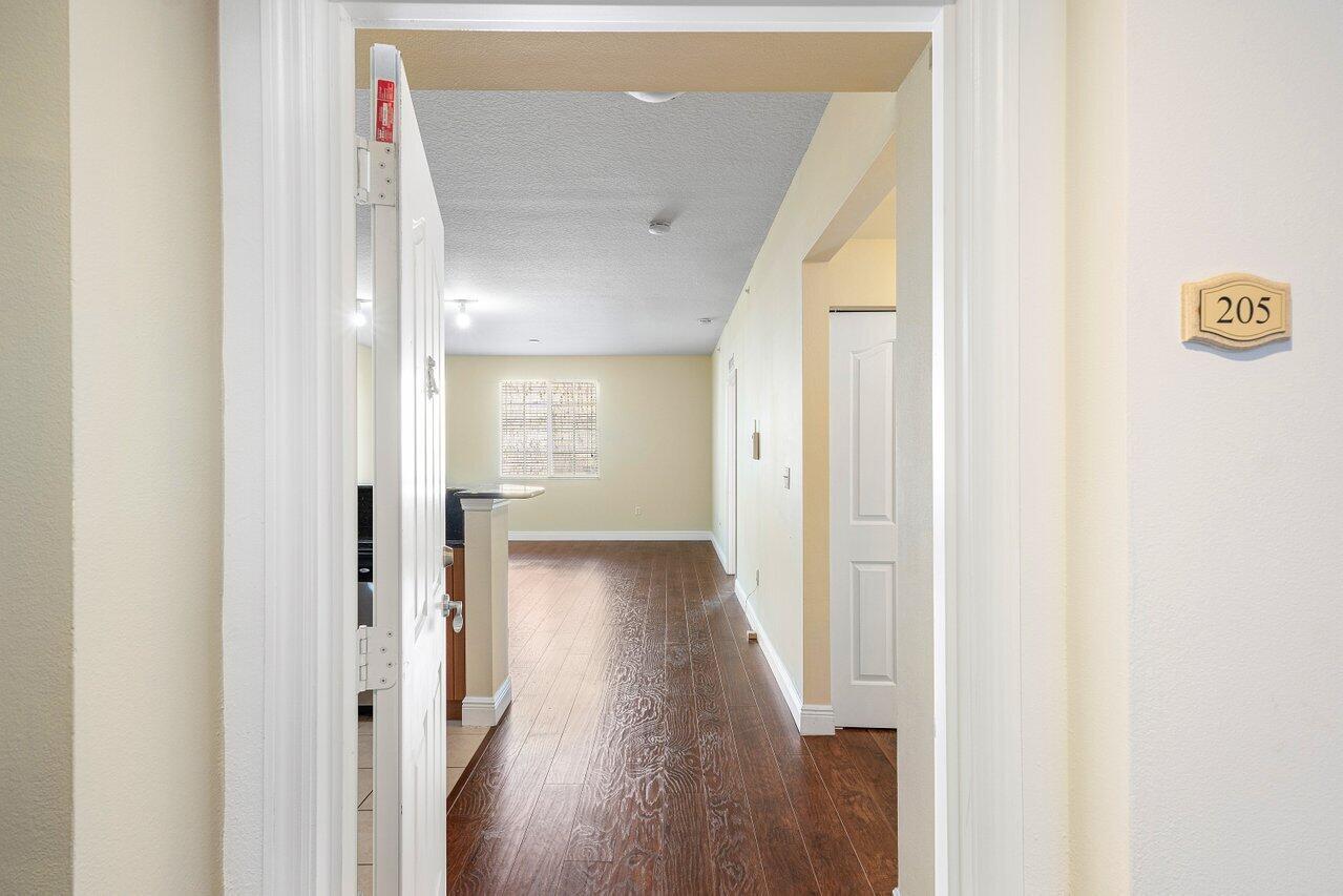 PINEAPPLE GROVE VILLAGE - Residential Lease