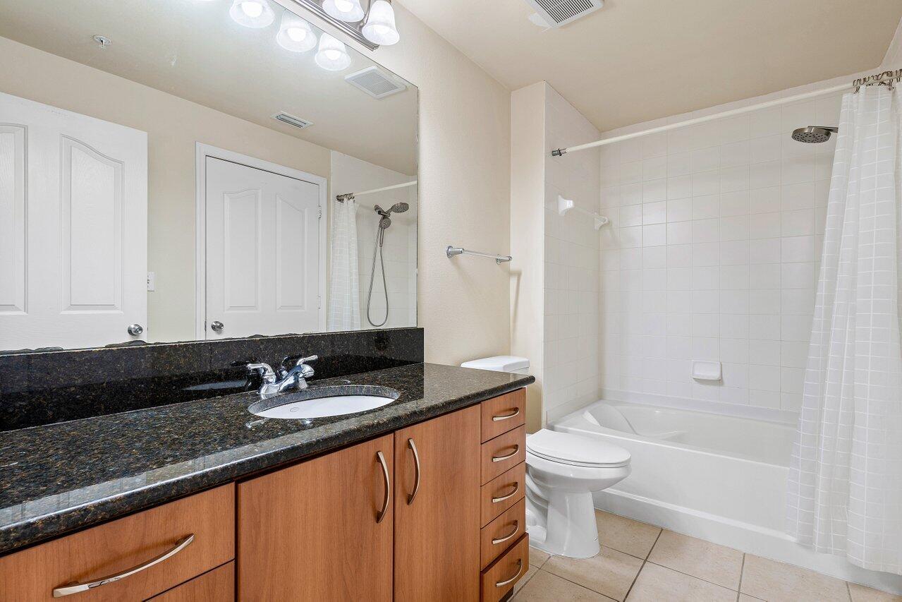 PINEAPPLE GROVE VILLAGE - Residential Lease