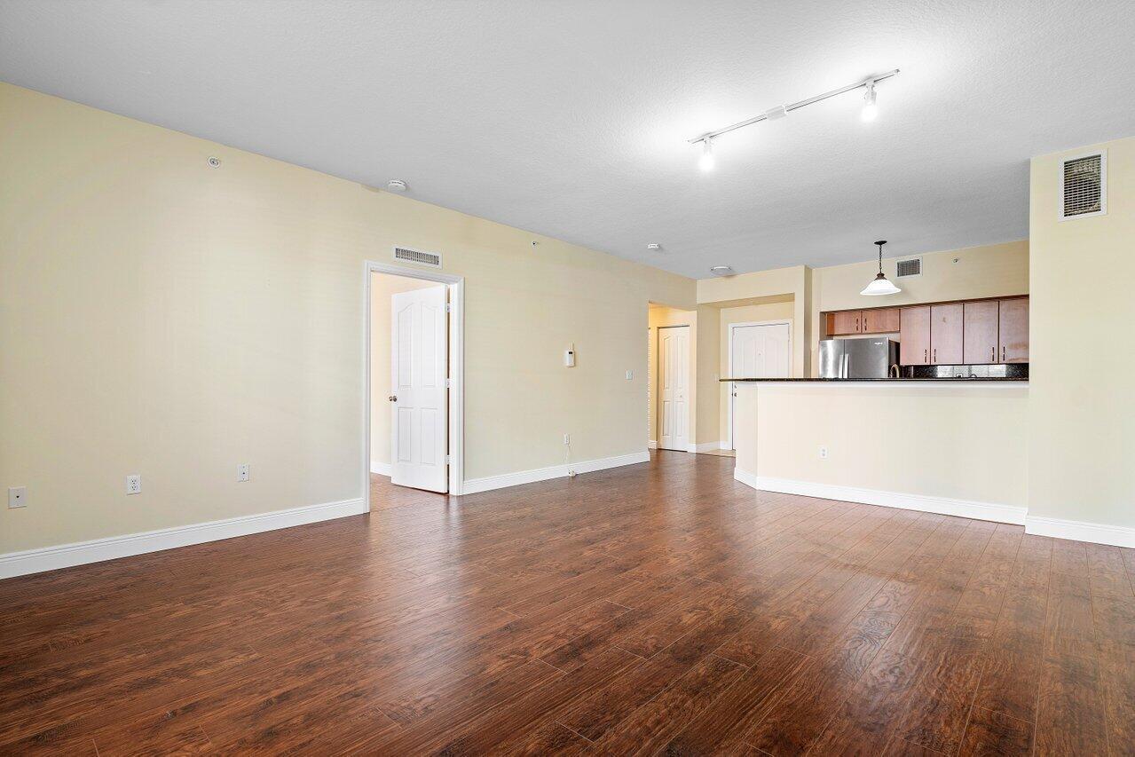 PINEAPPLE GROVE VILLAGE - Residential Lease