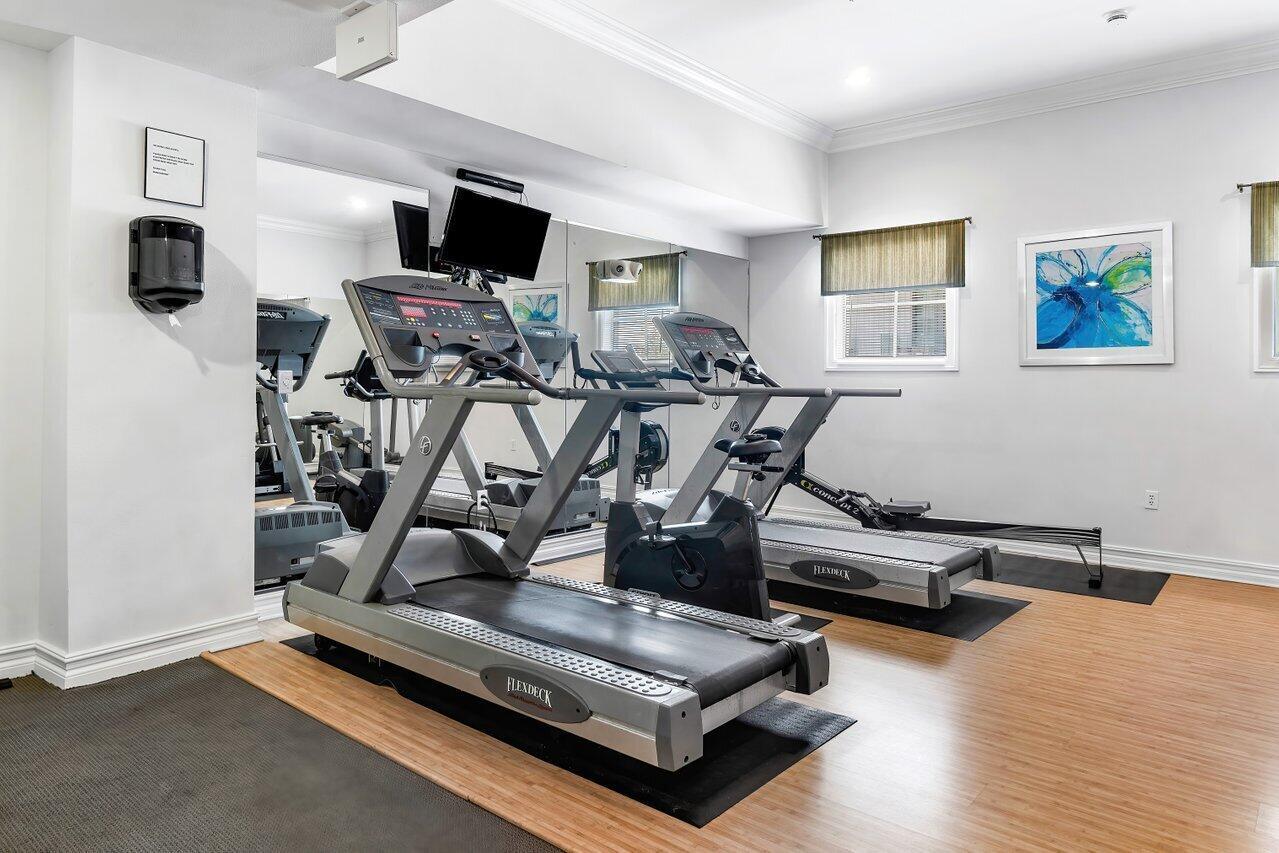 PINEAPPLE GROVE VILLAGE - Residential Lease