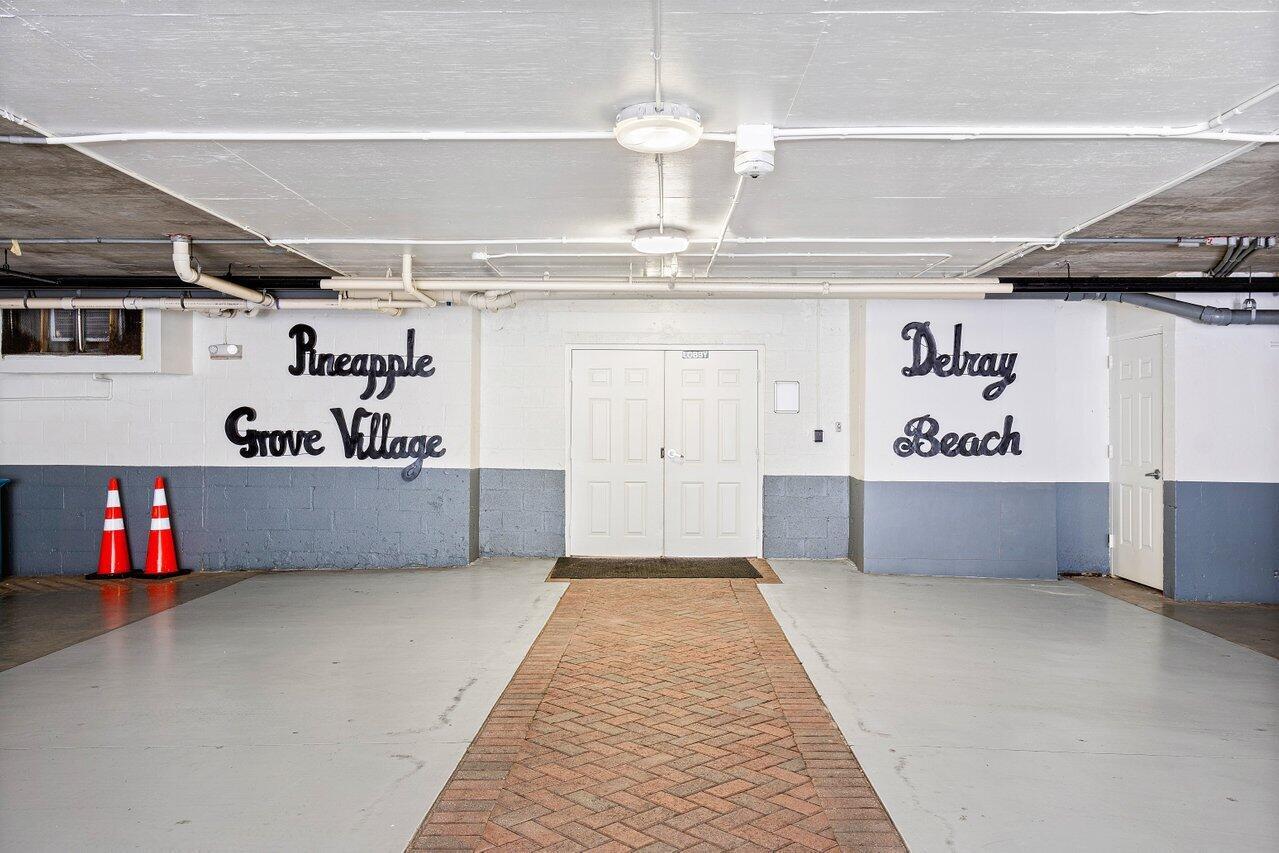 PINEAPPLE GROVE VILLAGE - Residential Lease