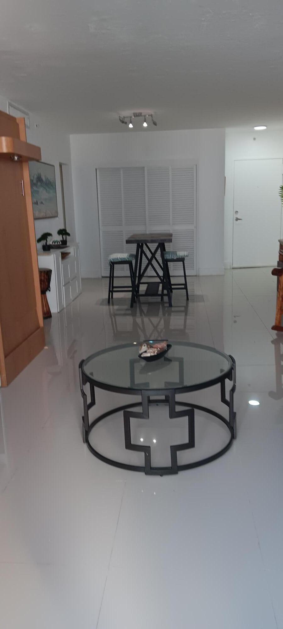 RESIDENCES ON HOLLYWOOD BEACH - Residential