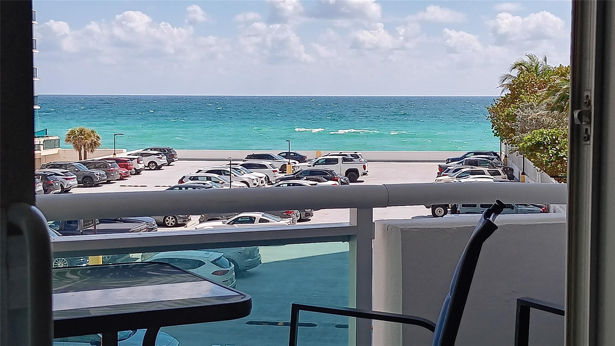 RESIDENCES ON HOLLYWOOD BEACH - Residential