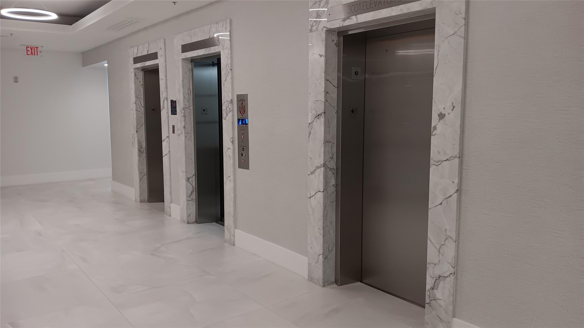 RESIDENCES ON HOLLYWOOD BEACH - Residential