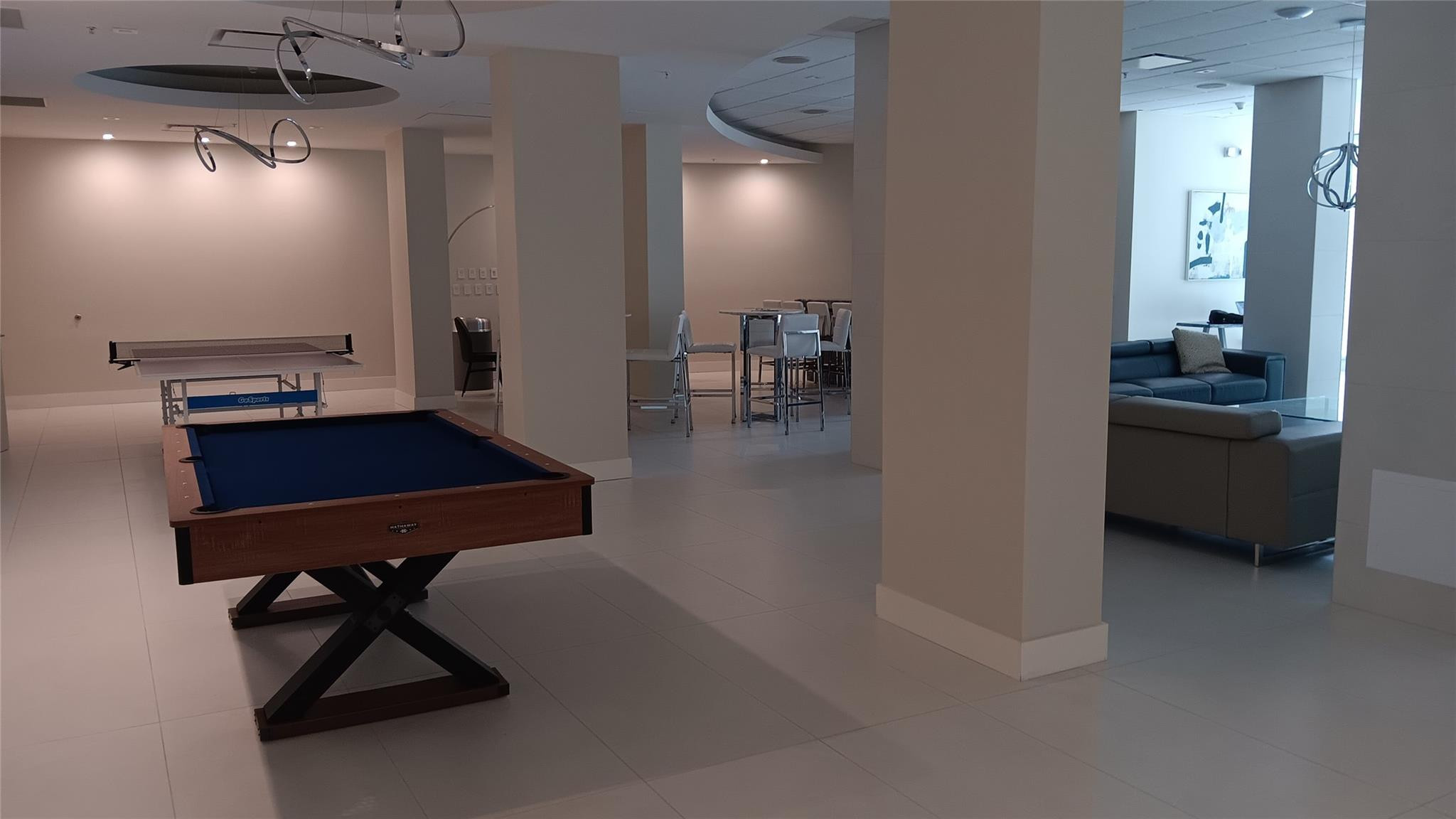 RESIDENCES ON HOLLYWOOD BEACH - Residential