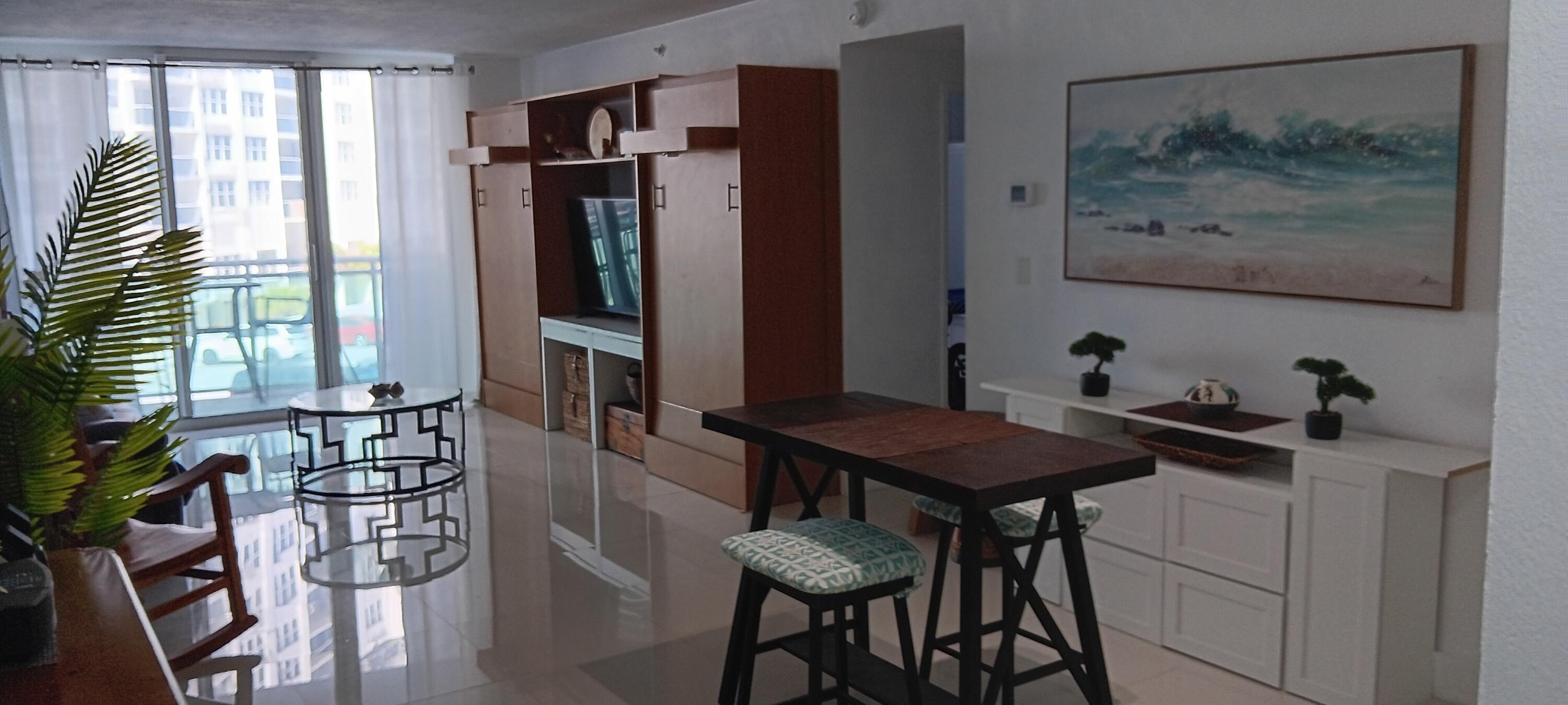 RESIDENCES ON HOLLYWOOD BEACH - Residential