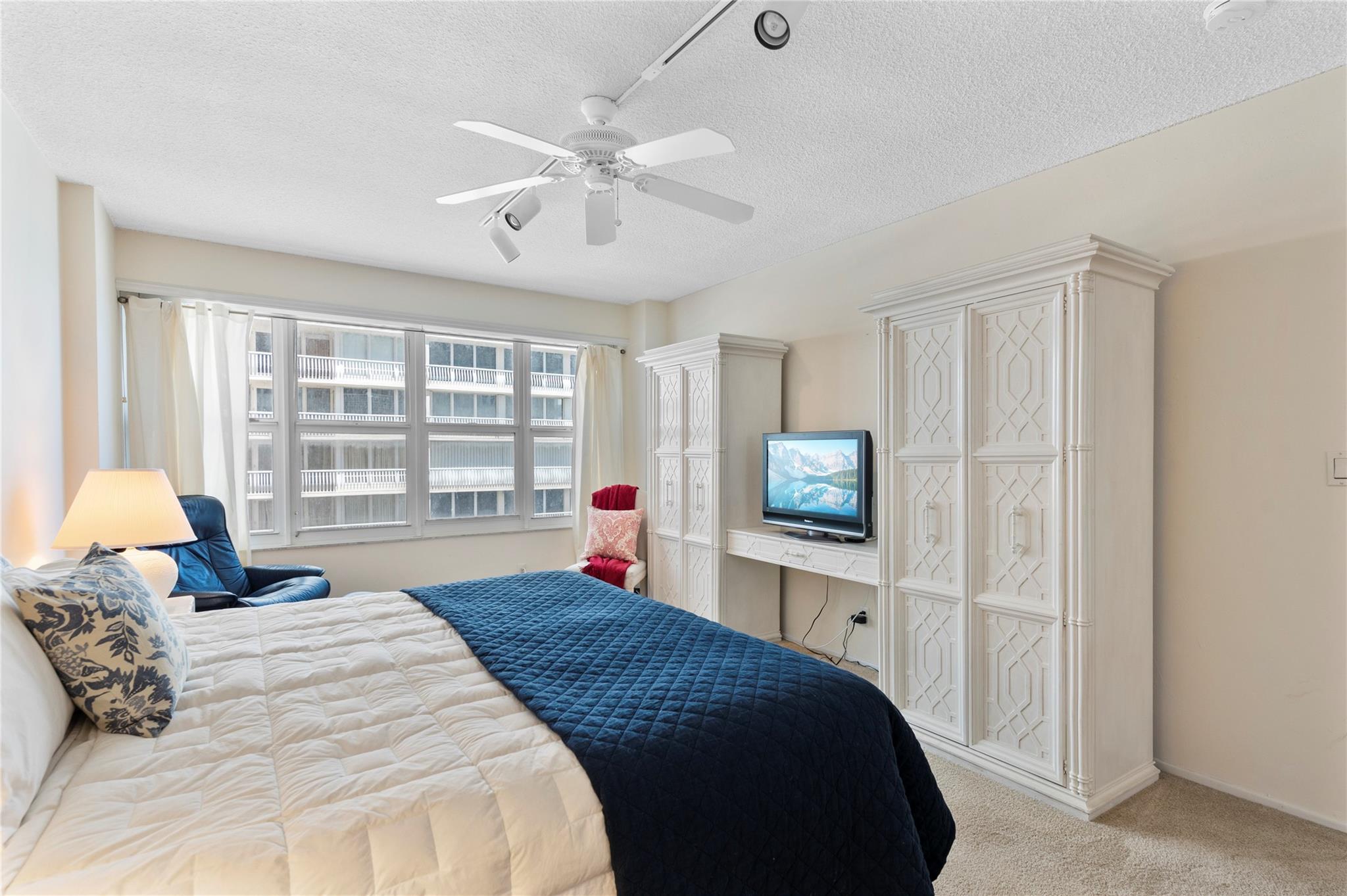 OCEAN SUMMIT CONDO - Residential Lease
