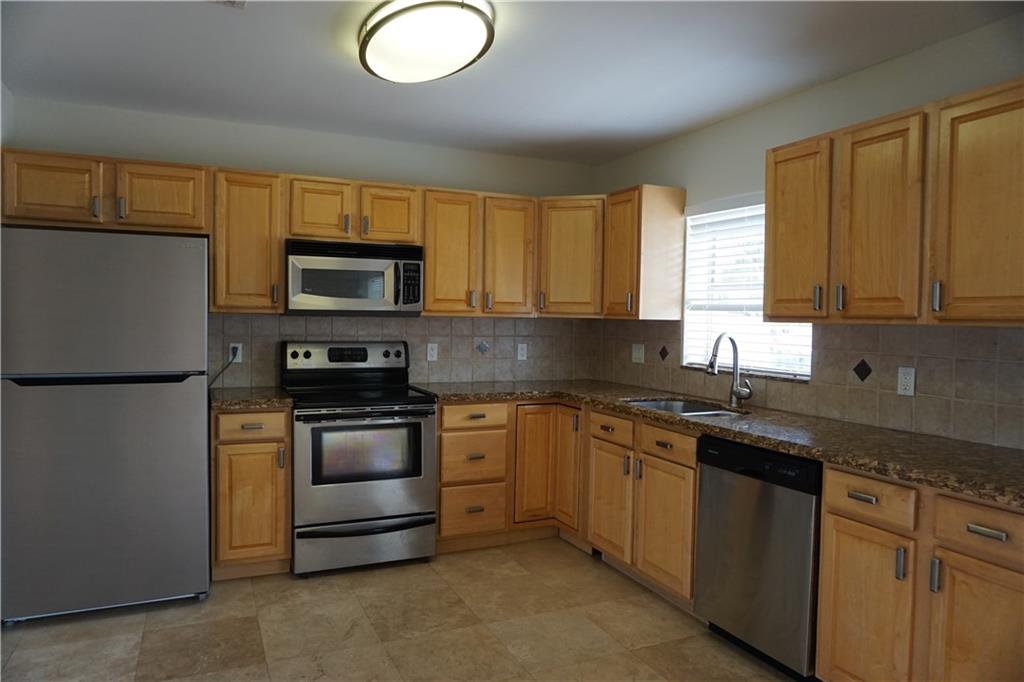 POMPANO ISLES SEC B 31-8 - Residential Lease