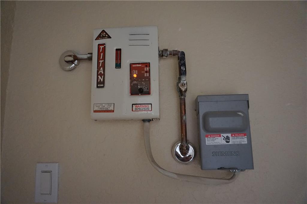 POMPANO ISLES SEC B 31-8 - Residential Lease