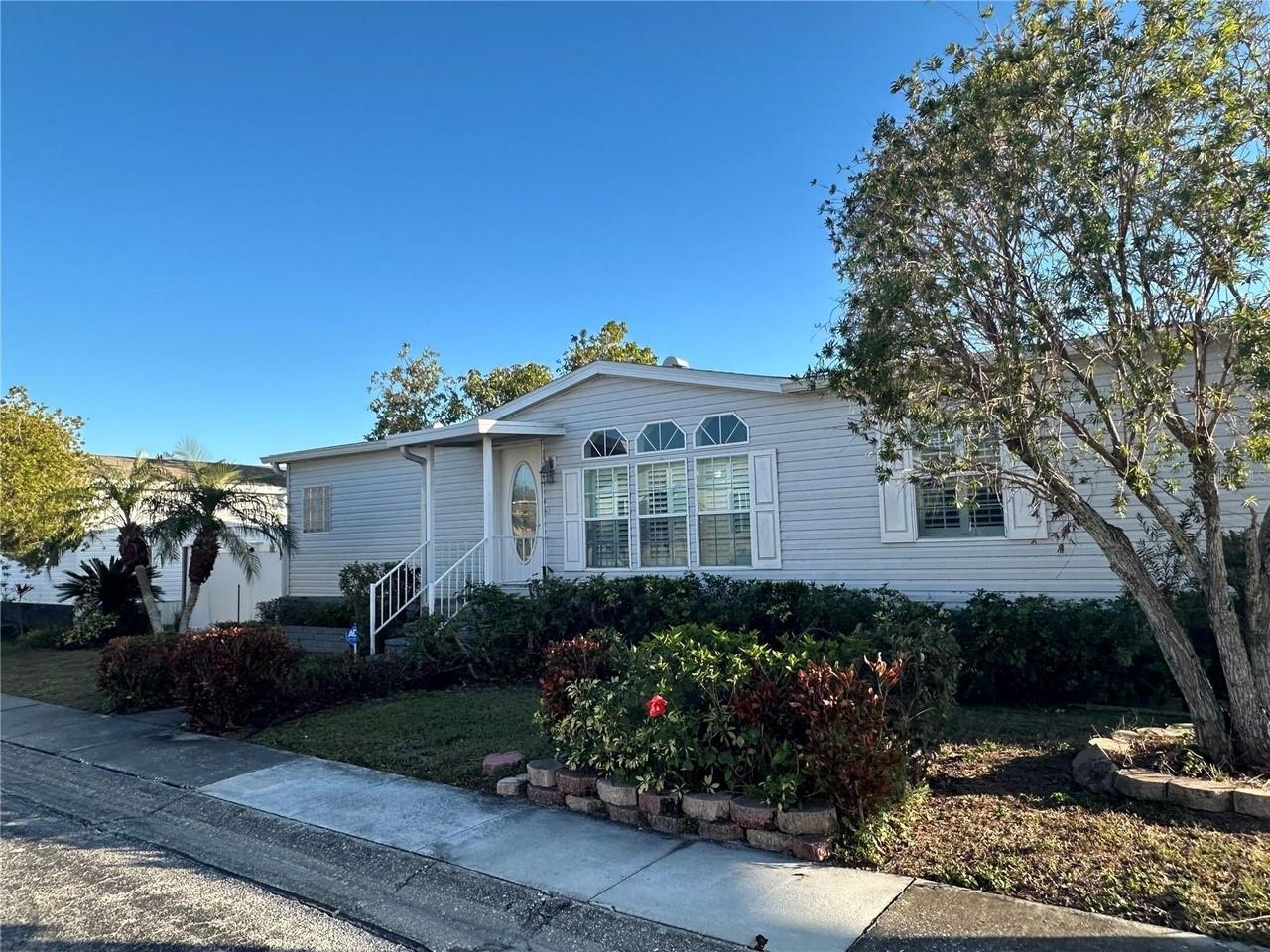 8512 Fantasia Park Way