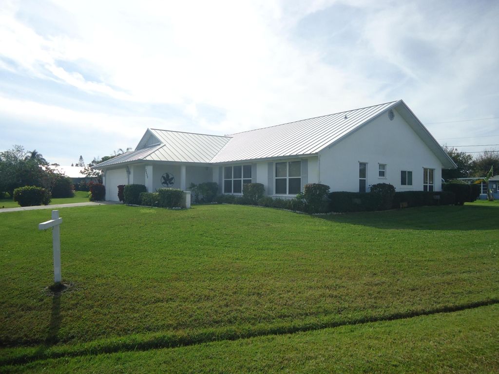 Photo of 2600 SE Solana Lane, Port Saint Lucie, FL 34952 (MLS # R11048511)