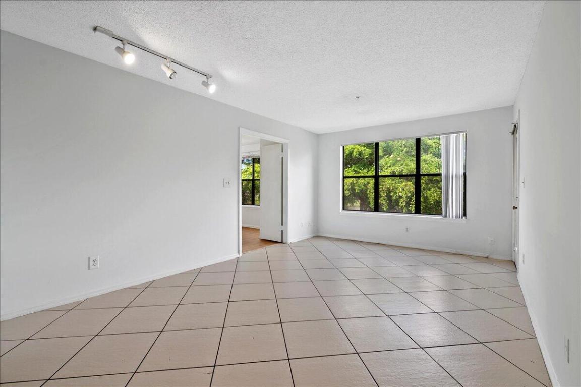 BOYNTON LANDINGS - Residential