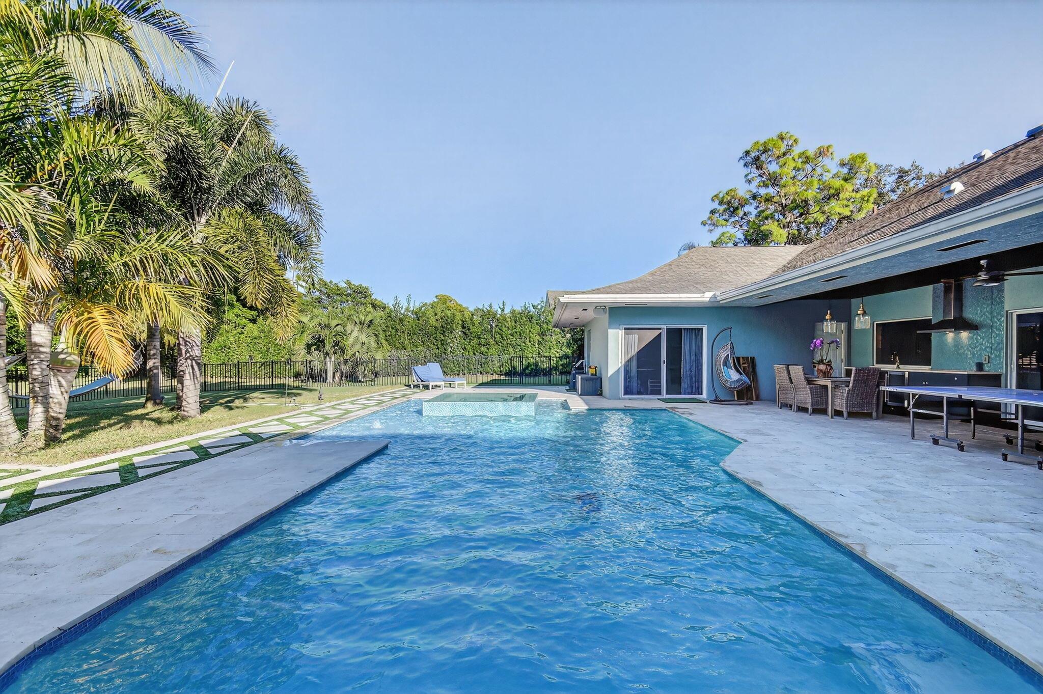 PINEWOOD OF WELLINGTON - Residential Lease