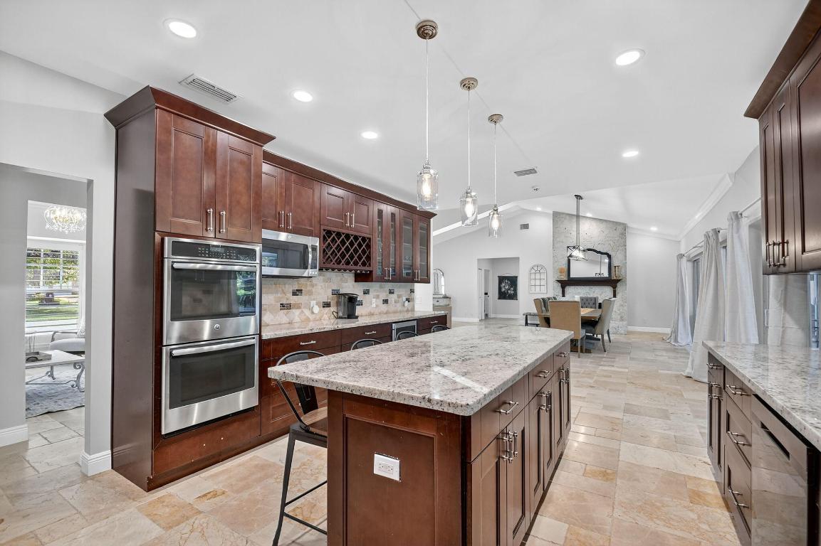 PINEWOOD OF WELLINGTON - Residential Lease