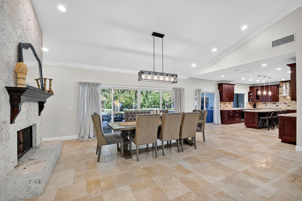 PINEWOOD OF WELLINGTON - Residential Lease