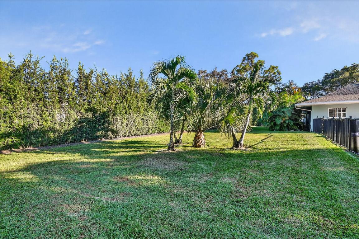 PINEWOOD OF WELLINGTON - Residential Lease