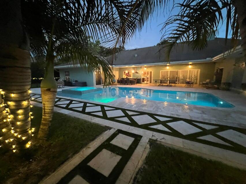 PINEWOOD OF WELLINGTON - Residential Lease