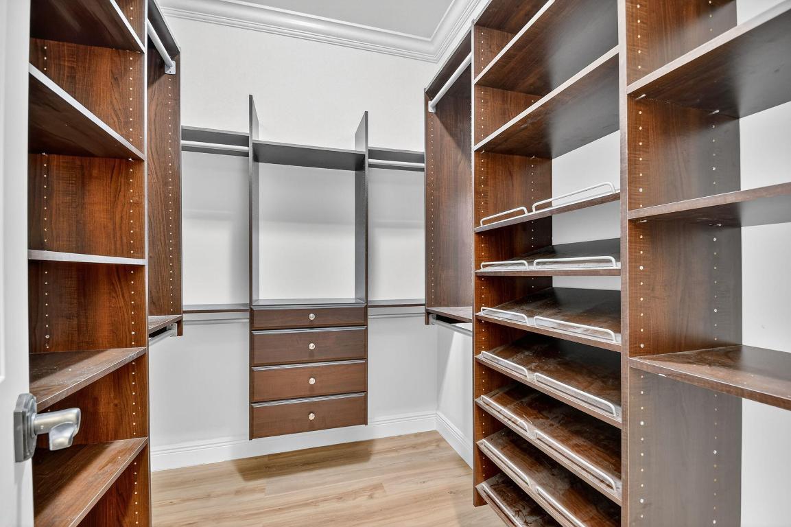 PINEWOOD OF WELLINGTON - Residential Lease