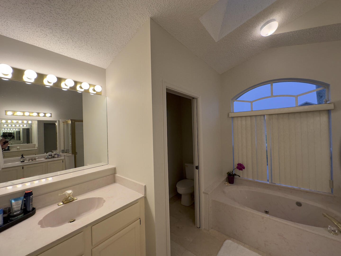 WOODS WALK 3 - Residential Lease