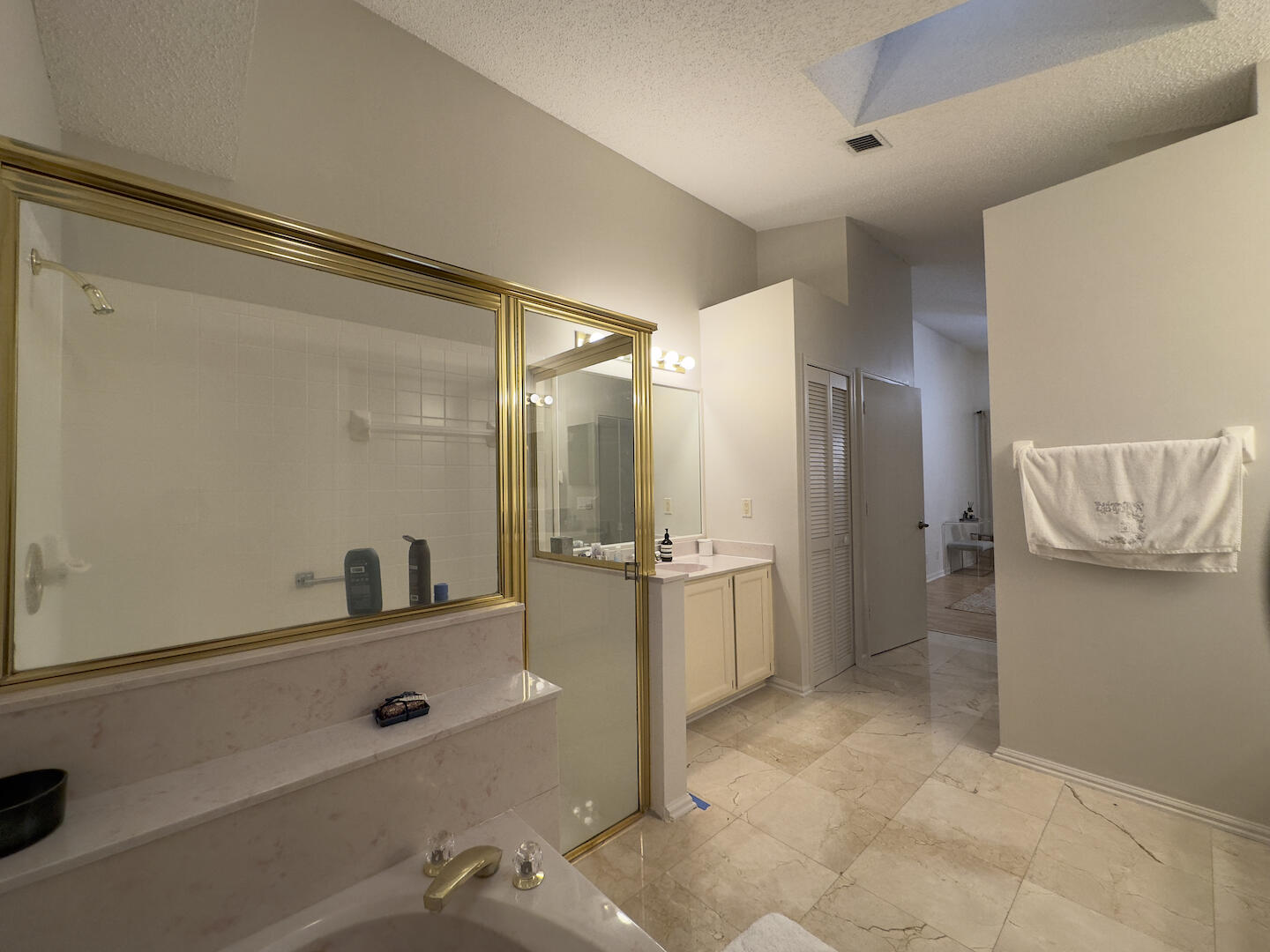 WOODS WALK 3 - Residential Lease