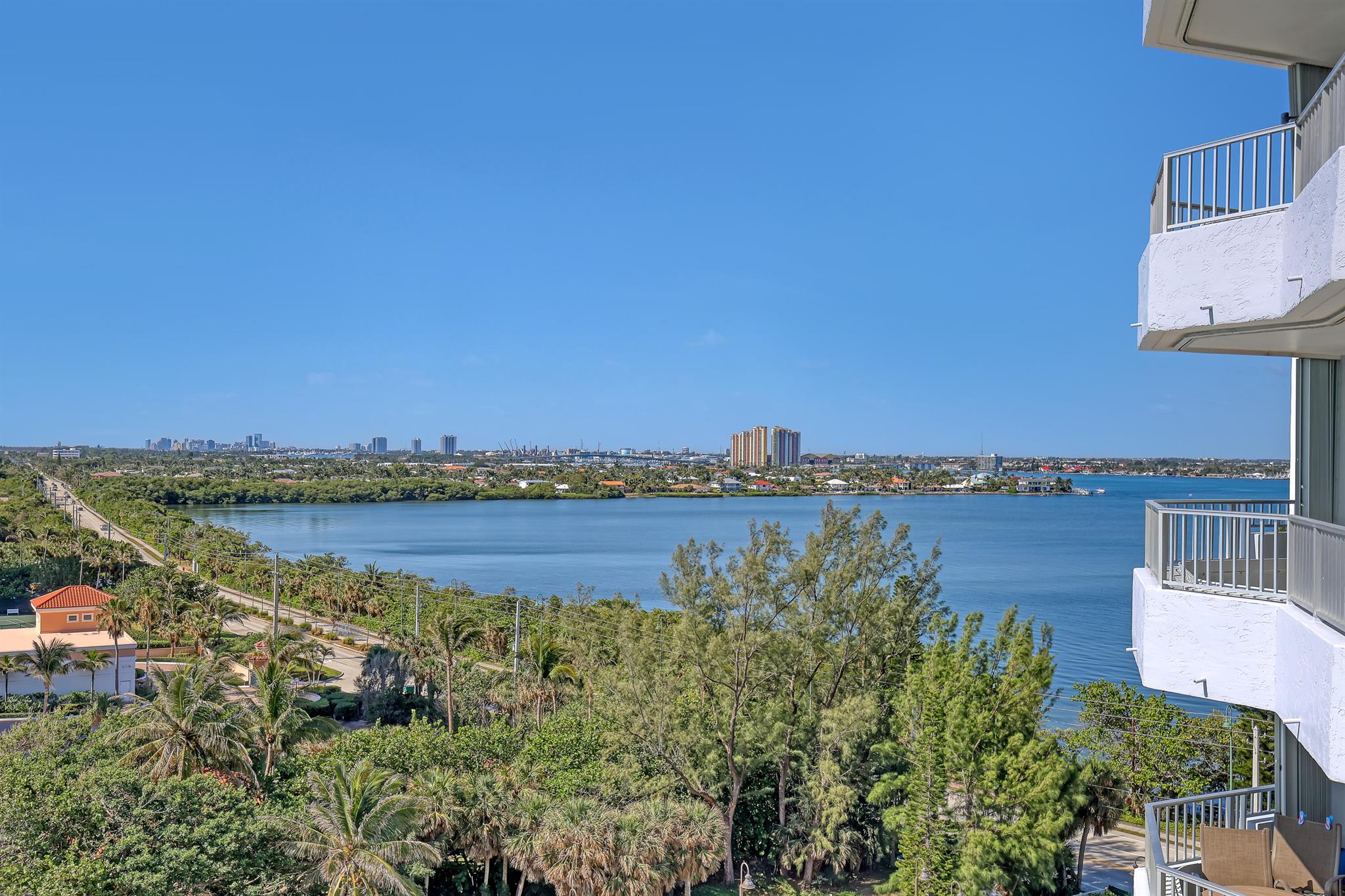 CORNICHE CONDO - Residential