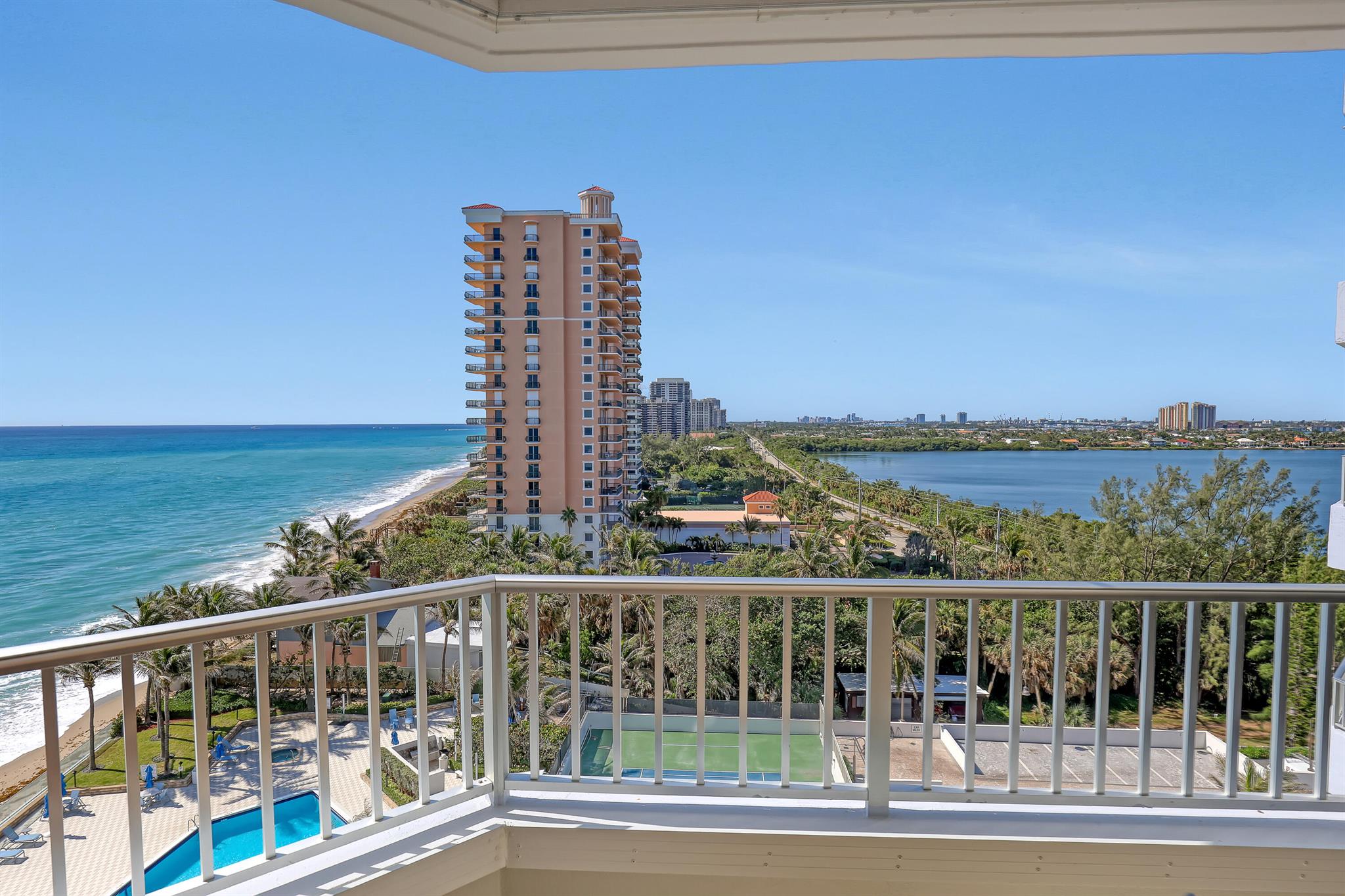 CORNICHE CONDO - Residential