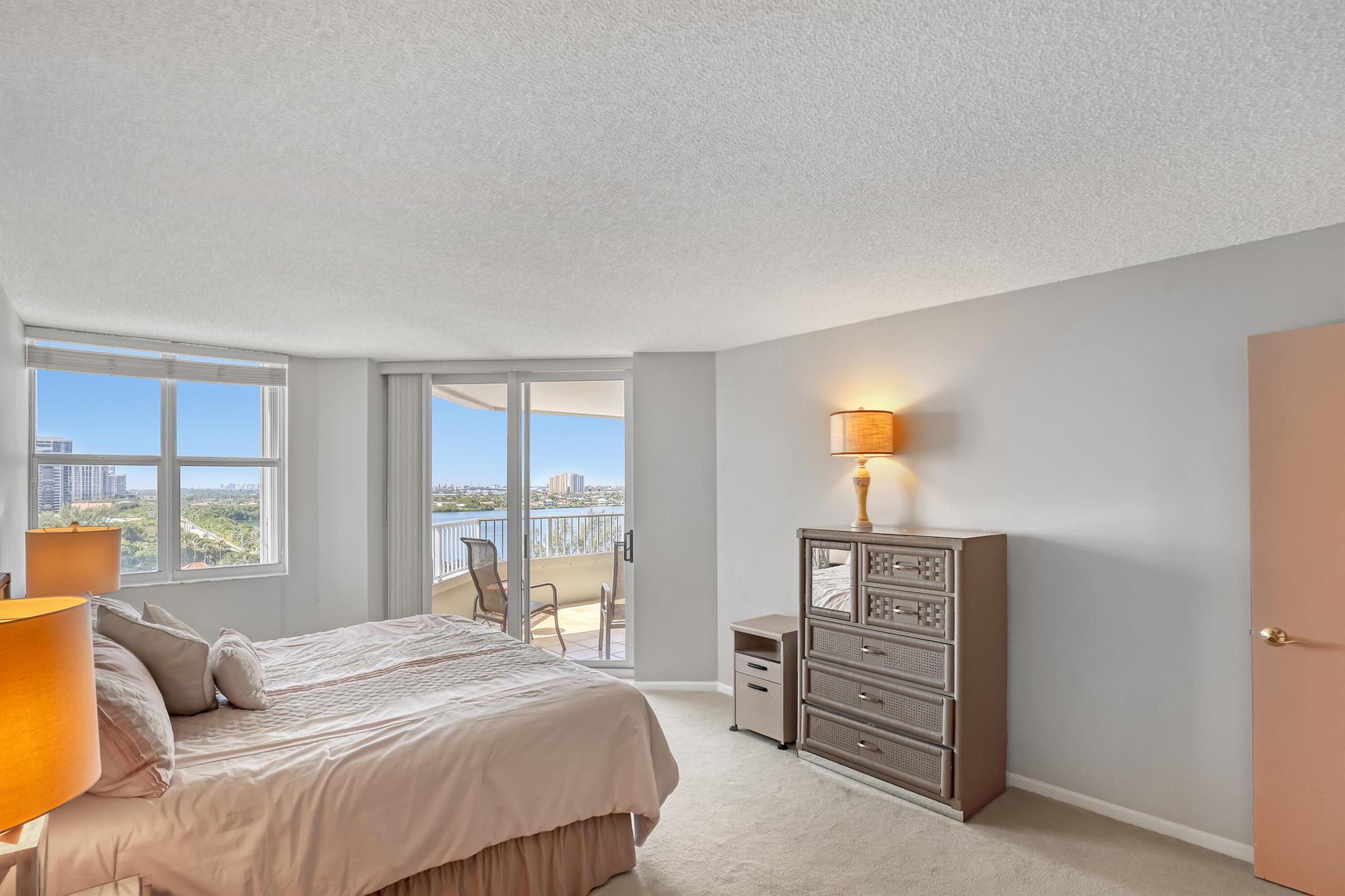 CORNICHE CONDO - Residential