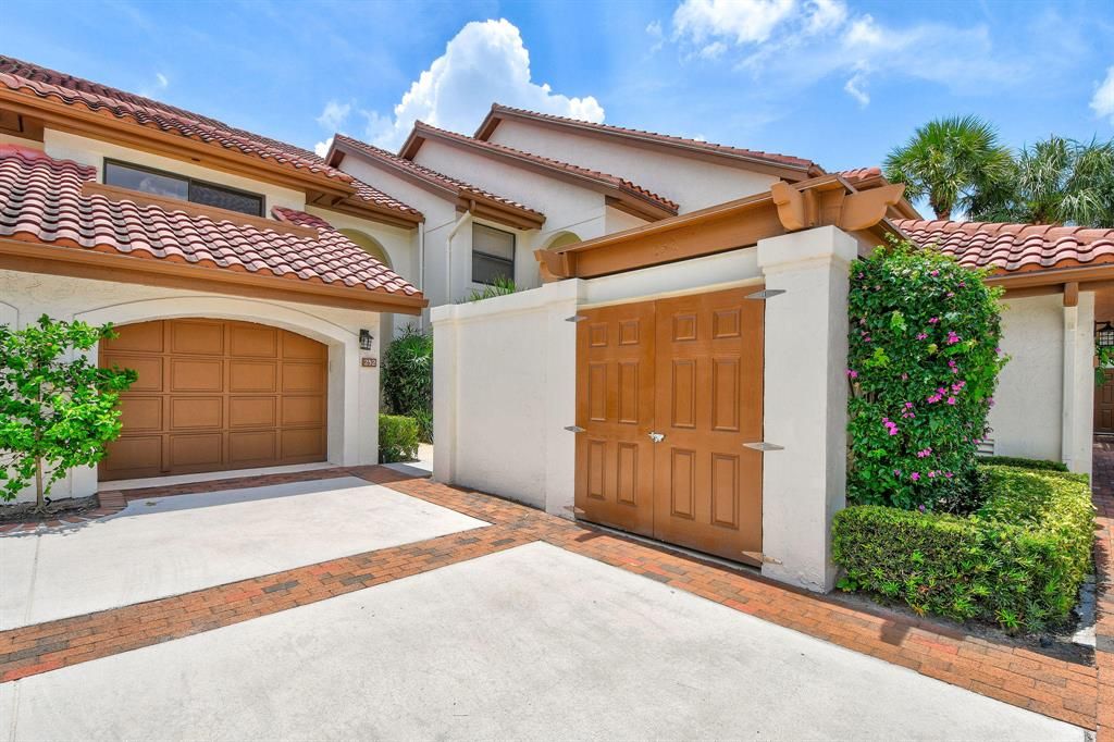 Photo of 16600 Traders Xing 252 Crossing S #252, Jupiter, FL 33477 (MLS # R10737224)