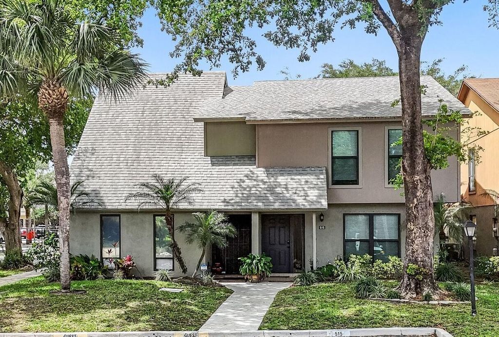 Photo of 516 Sandtree Drive, Palm Beach Gardens, FL 33403 (MLS # R10974677)