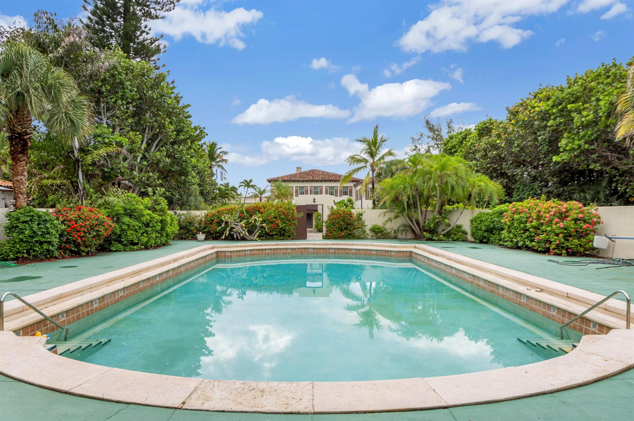 PALM BEACH SHORE ACRES - Residential