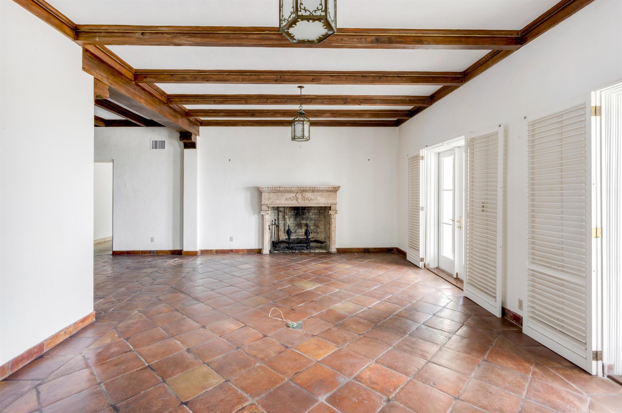 PALM BEACH SHORE ACRES - Residential