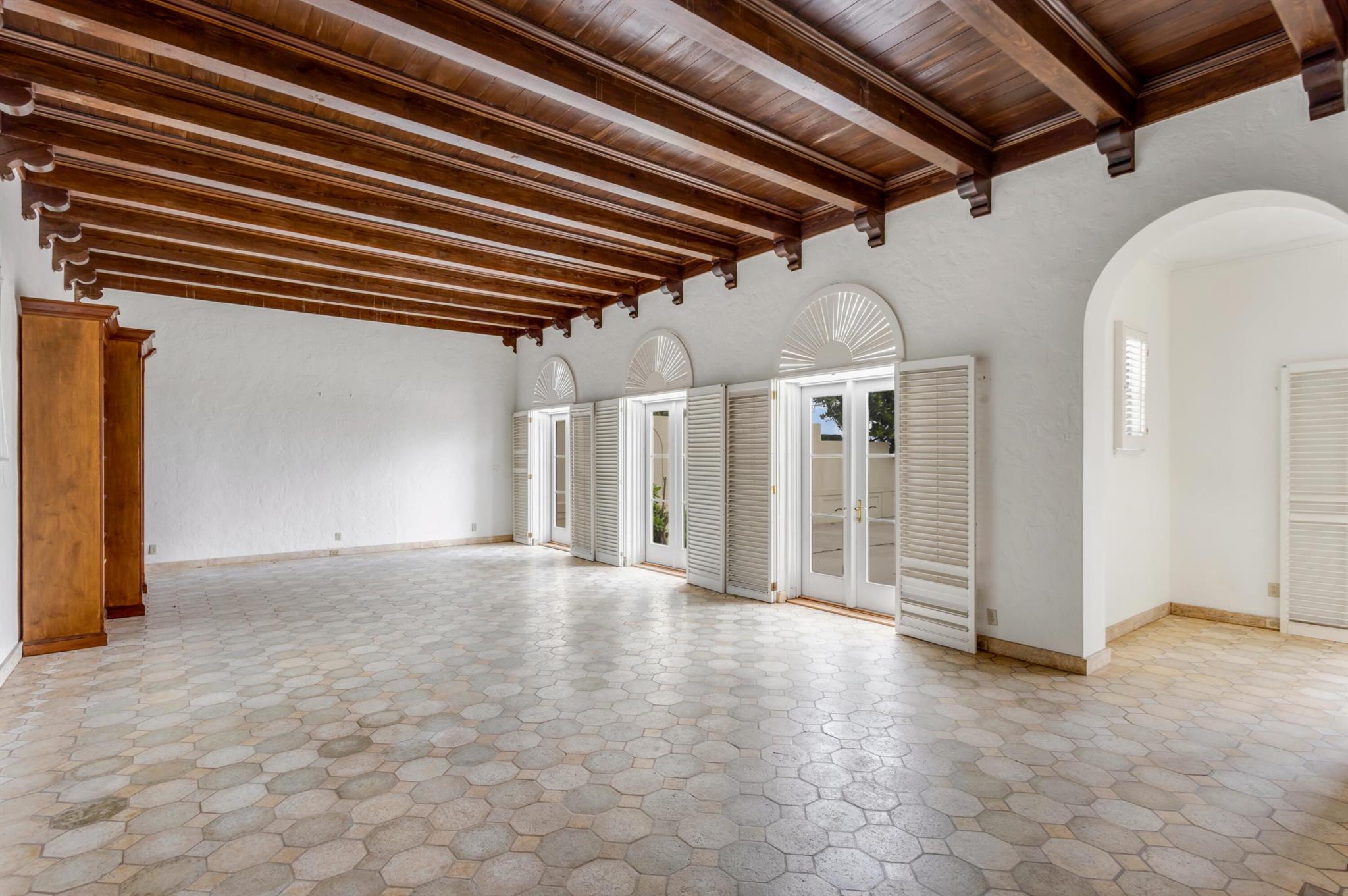 PALM BEACH SHORE ACRES - Residential