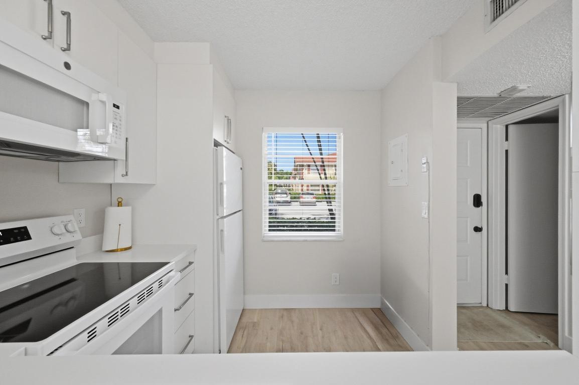 HOLIDAY VILLAGE OF CORAL SPRINGS - Residential