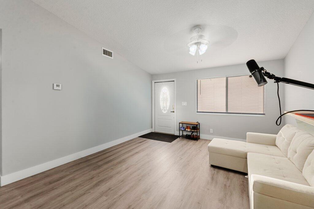 COUNTERPOINT ESTATES 10 - Residential