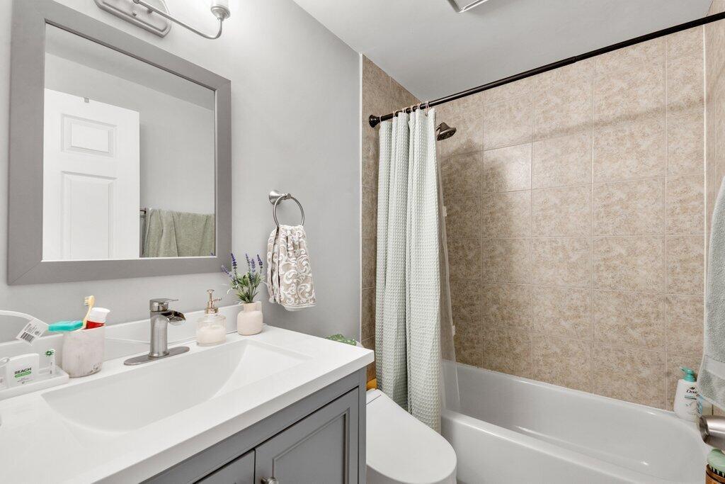 COUNTERPOINT ESTATES 10 - Residential