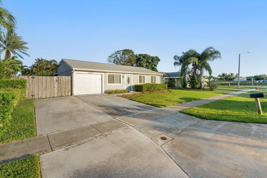 COUNTERPOINT ESTATES 10 - Residential