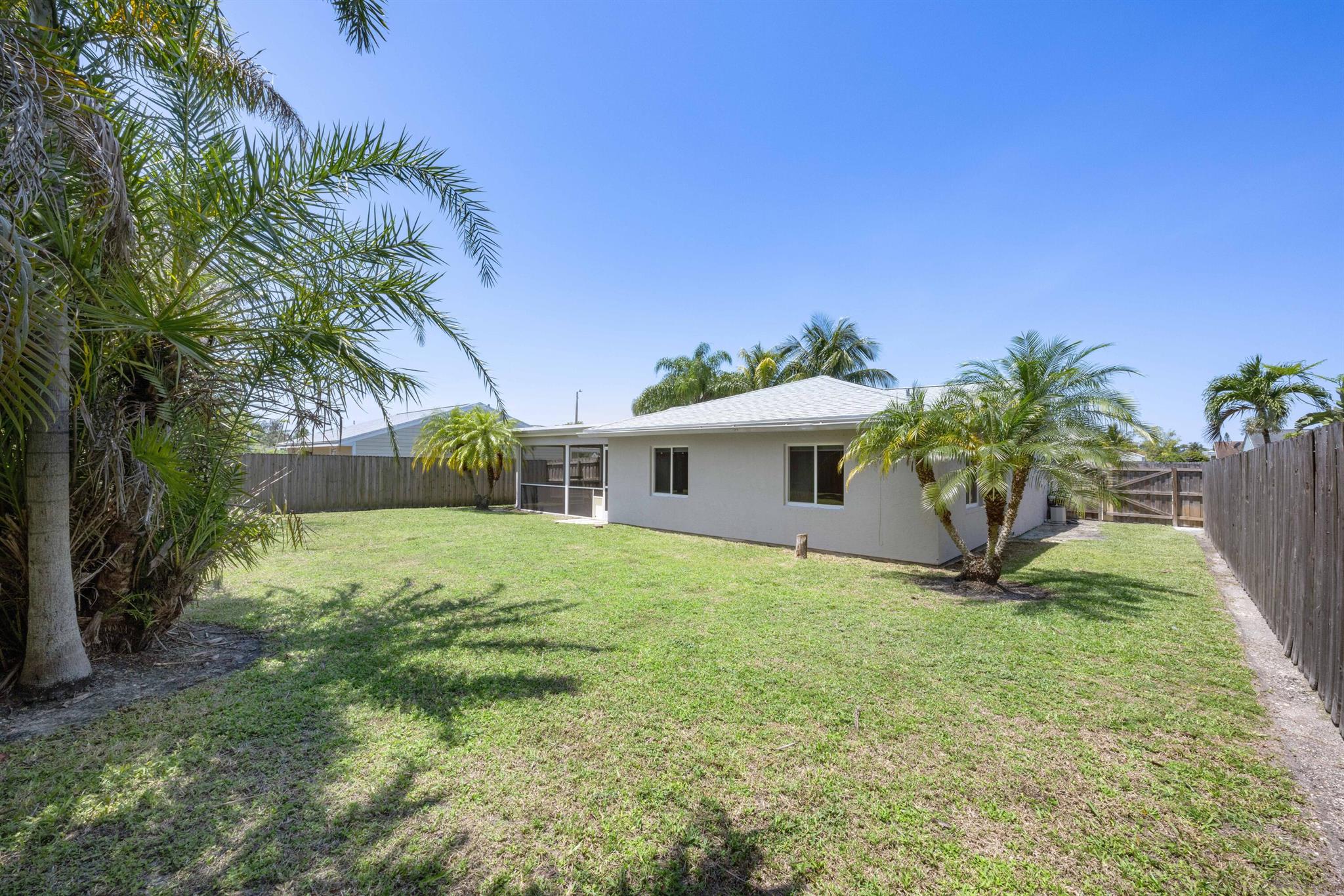 COUNTERPOINT ESTATES 10 - Residential