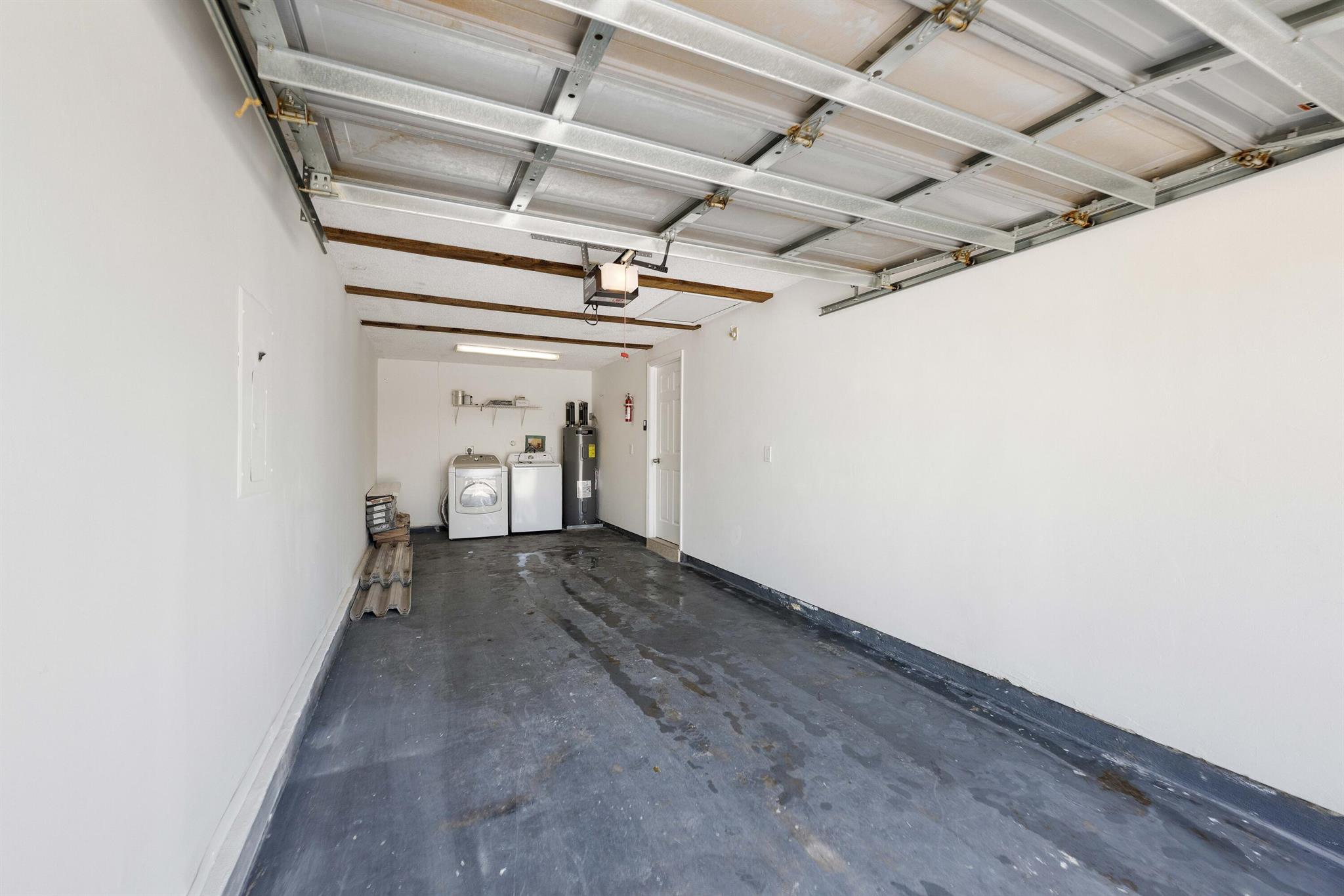 COUNTERPOINT ESTATES 10 - Residential