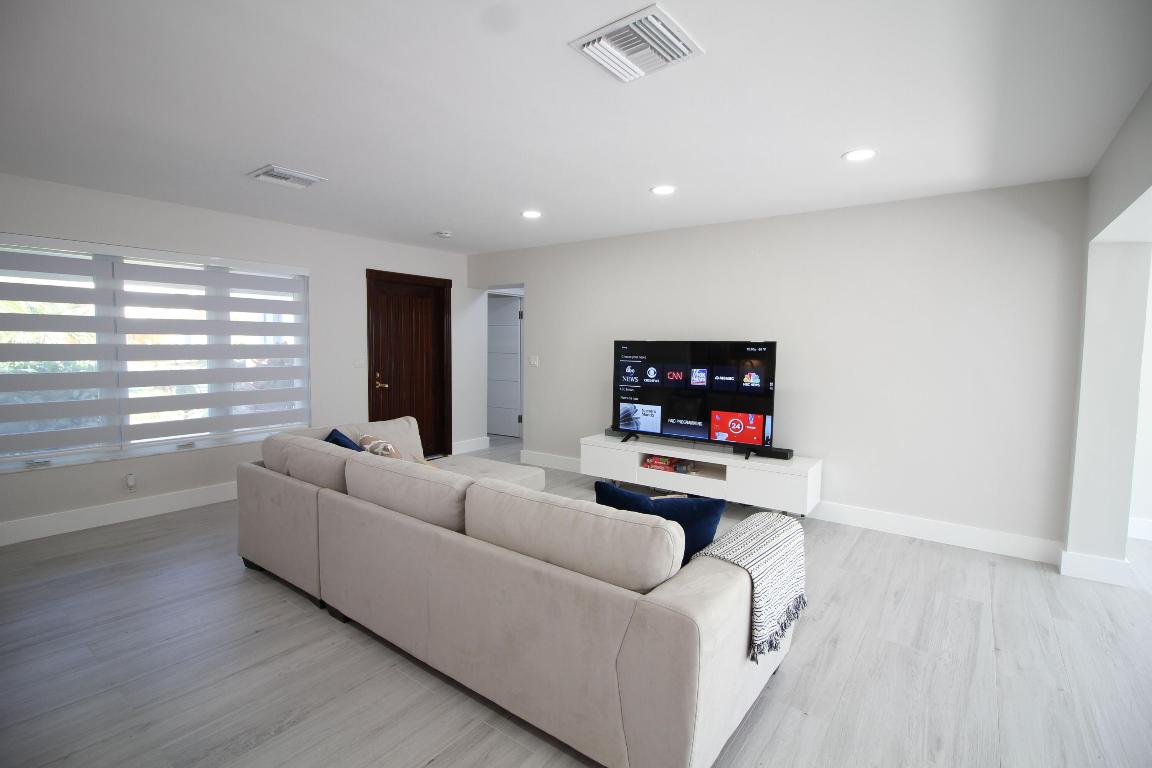 POMPANO ISLES - Residential Lease