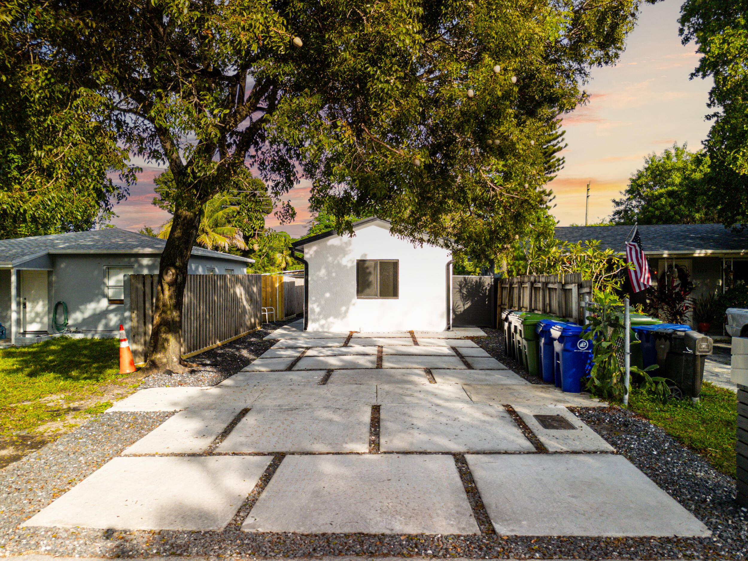 1126 NW 4th Avenue 1-2