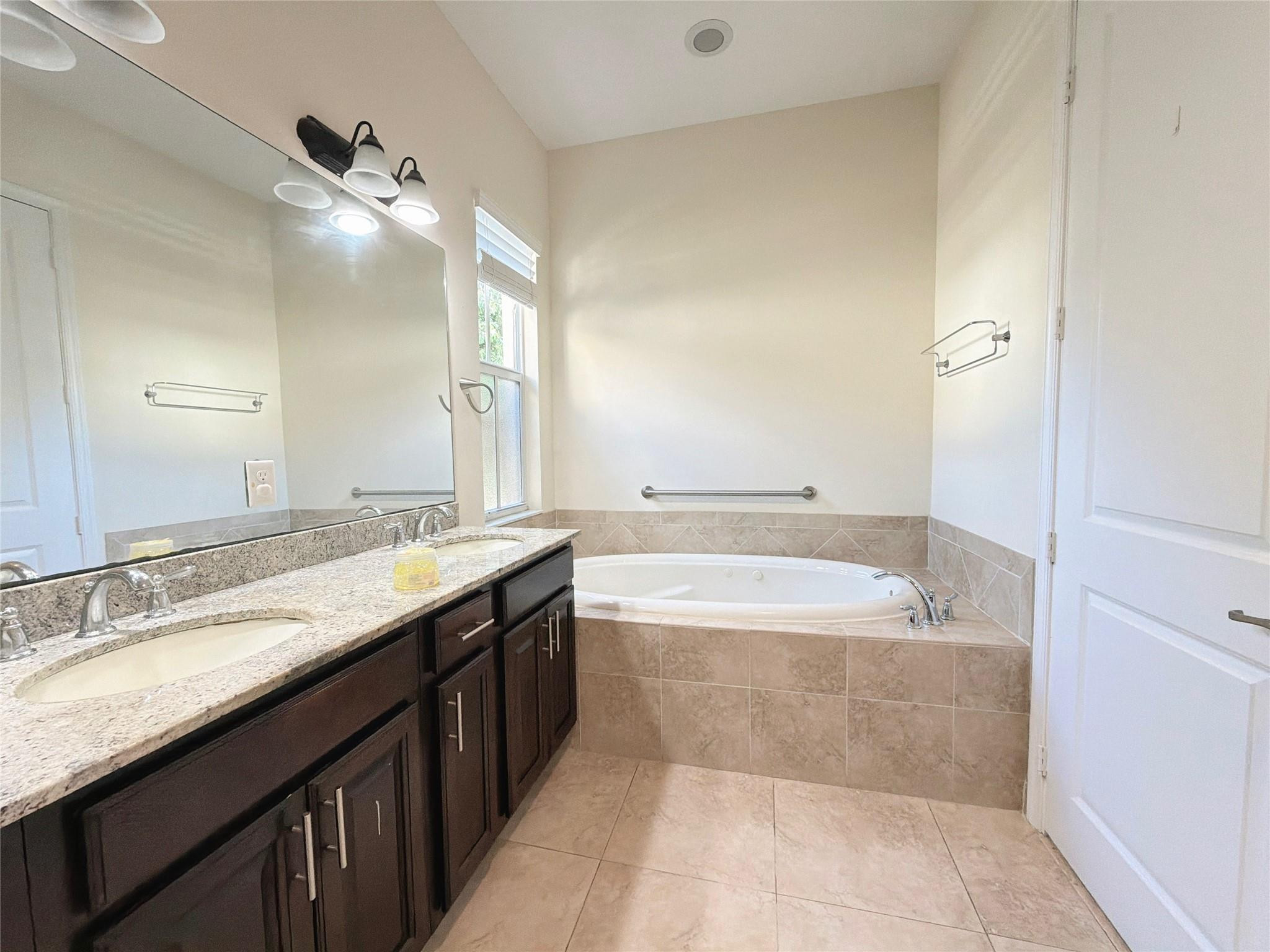 La Placida Villas 97-15 B - Residential Lease