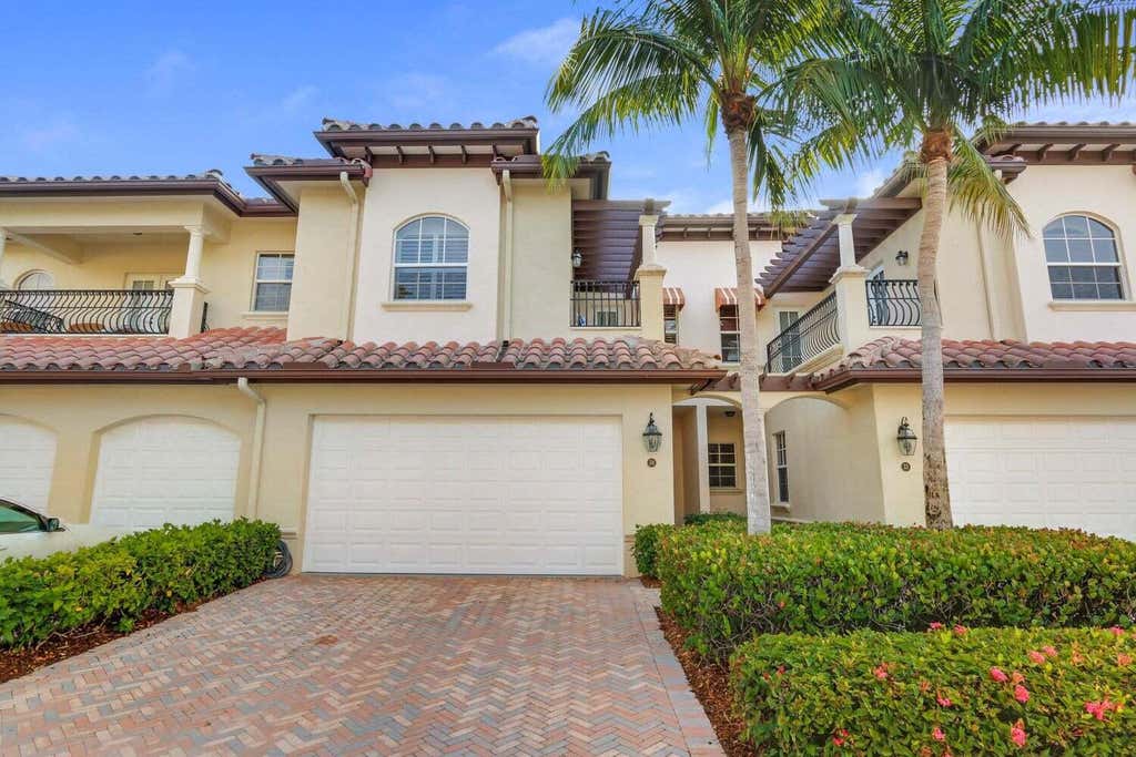 Photo of 34 Marina Gardens Drive, Palm Beach Gardens, FL 33410 (MLS # R11018341)