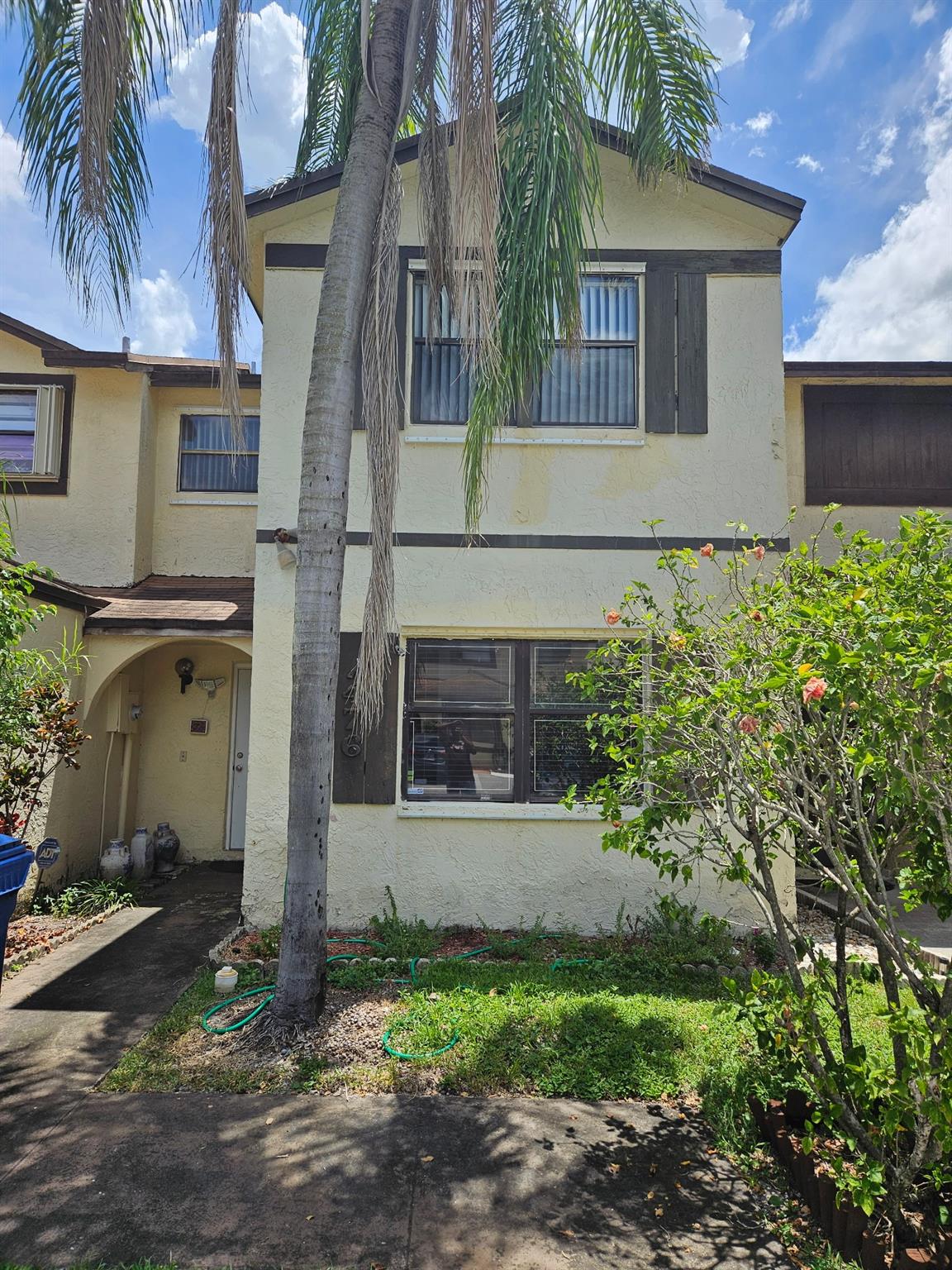 SPACIOUS TWO STORY TOWNHOME WITH 3 BEDROOMS 2 BATHS AND FENCED BACKYARD IN VERY DESIREABLE COMMUNITY. EASY ACCESS TO MAJOR ROADS AND SHOPPING. MASTER BEDROOM RECENTLY PAINTED WITH NEW FLOORING. HOA APPROVAL REQUIRED.