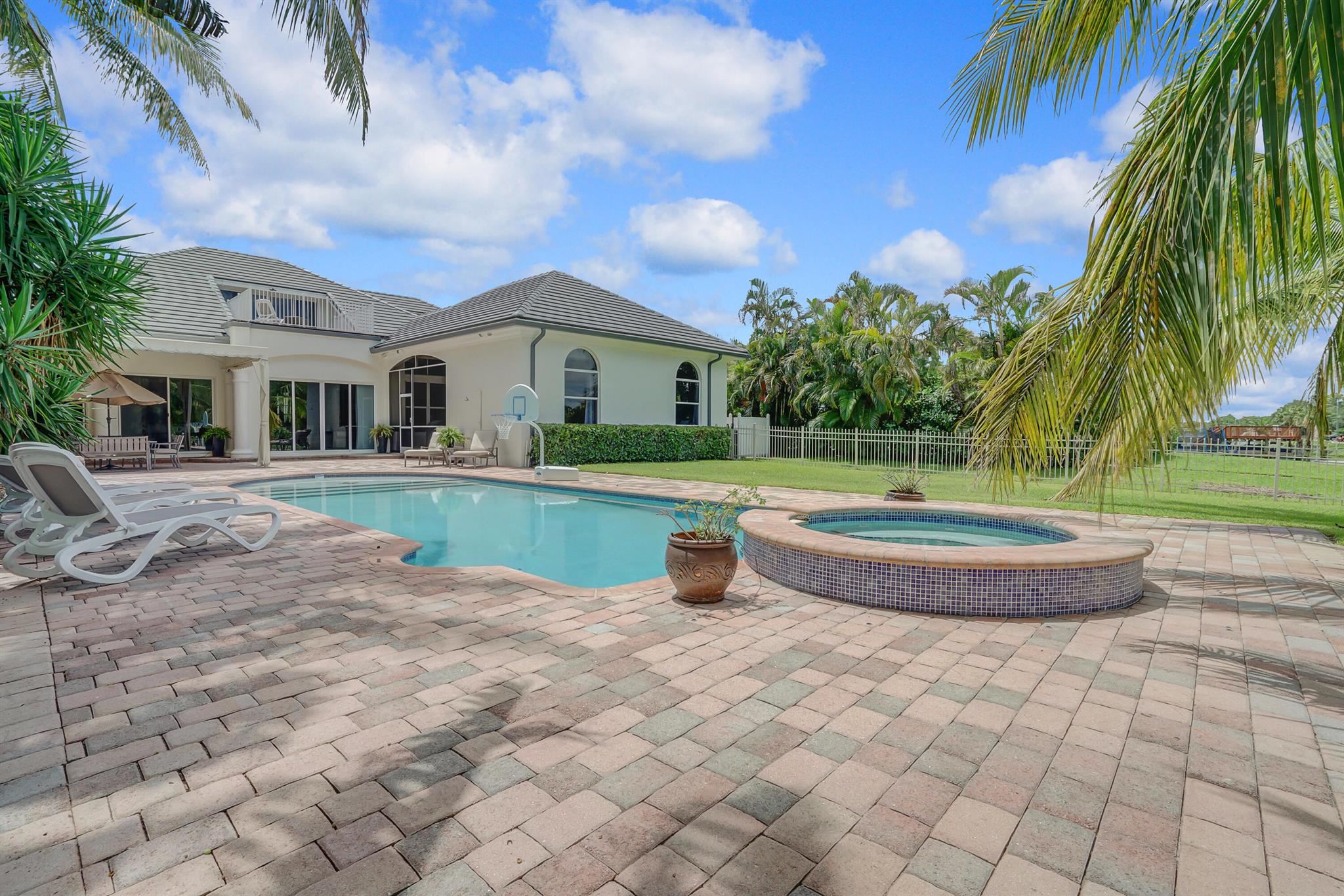 Locher - Residential