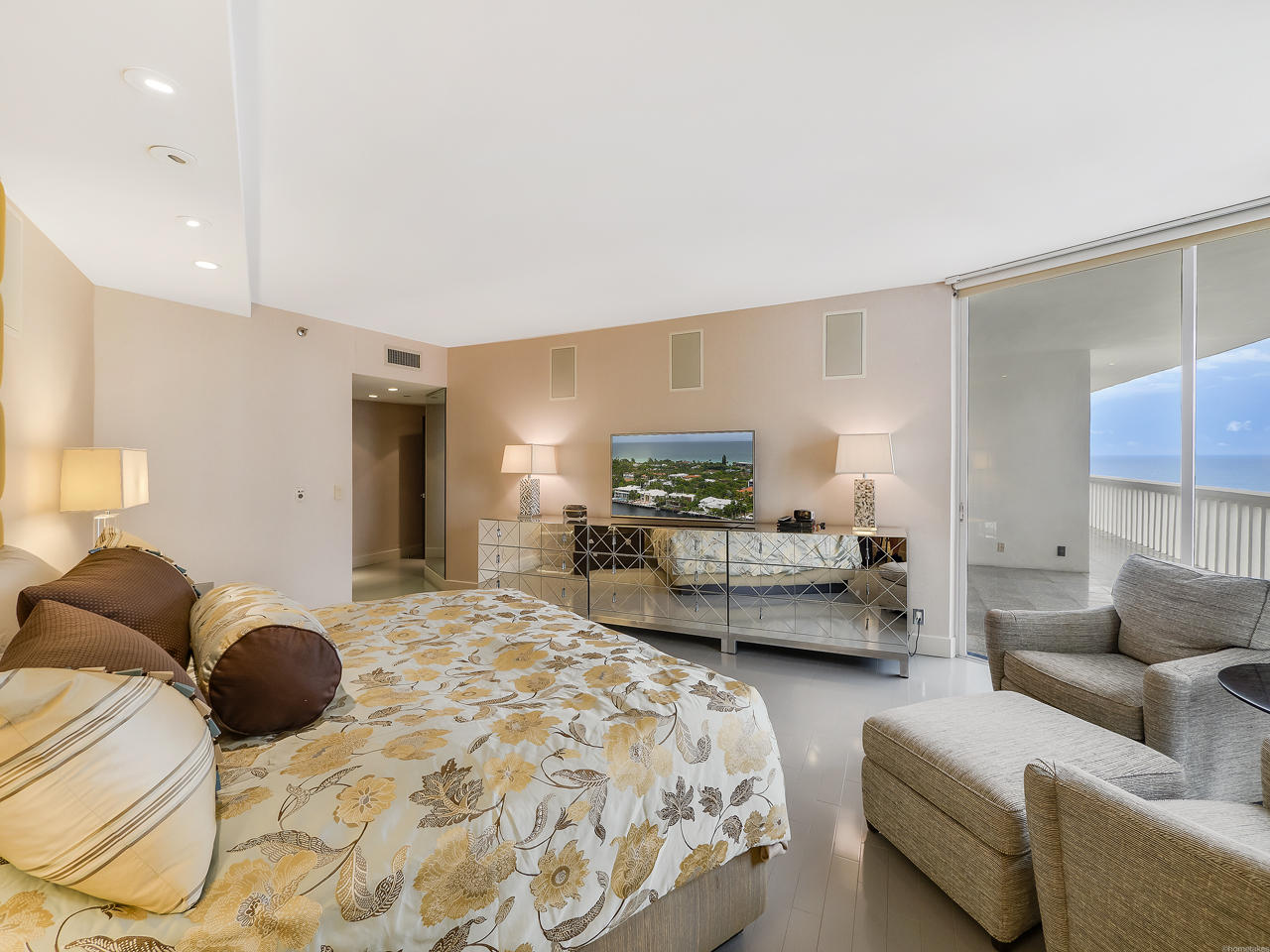 HAMPTONS WEST CONDO - Residential Lease