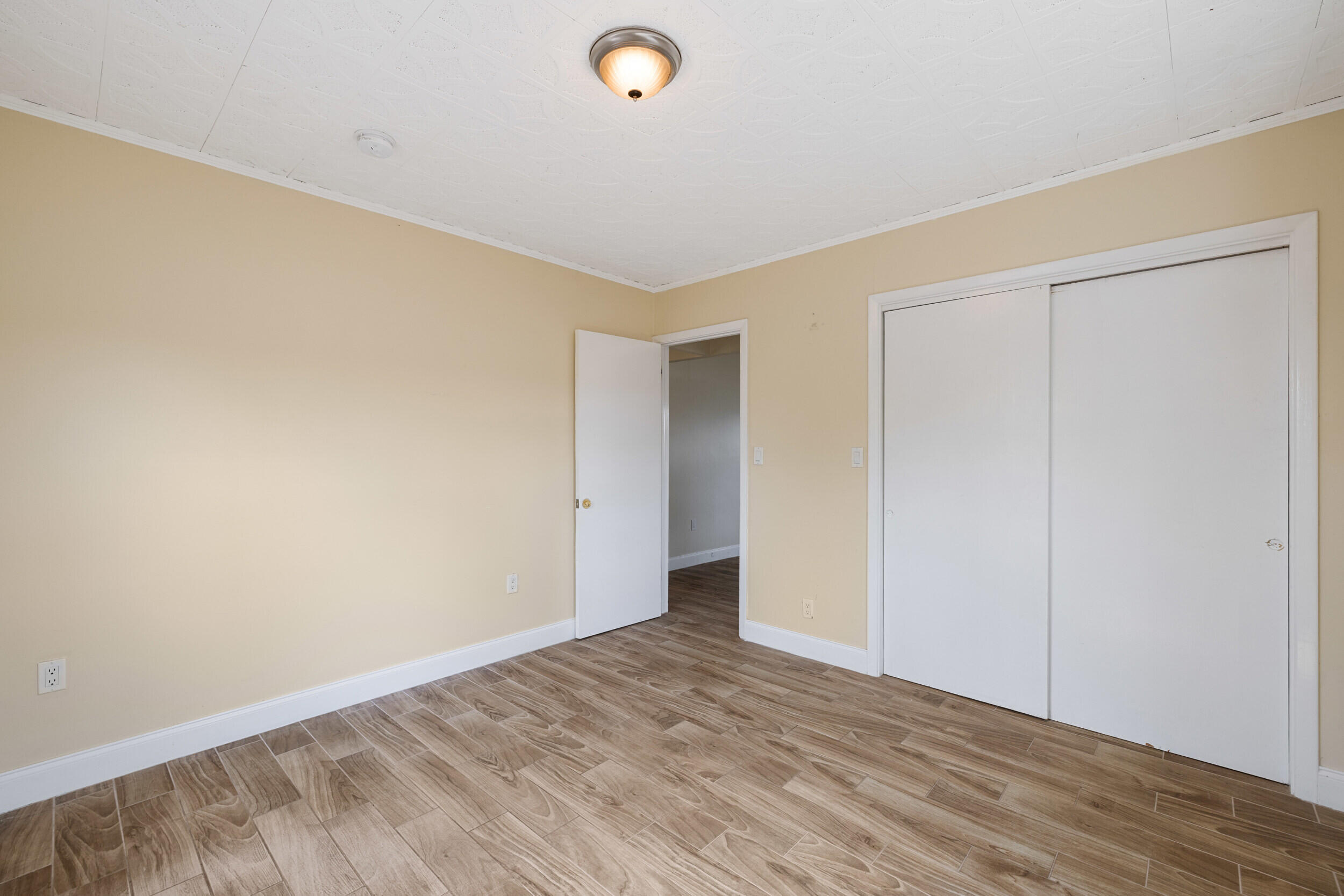 NORTH PALM BCH 3 - Residential Lease