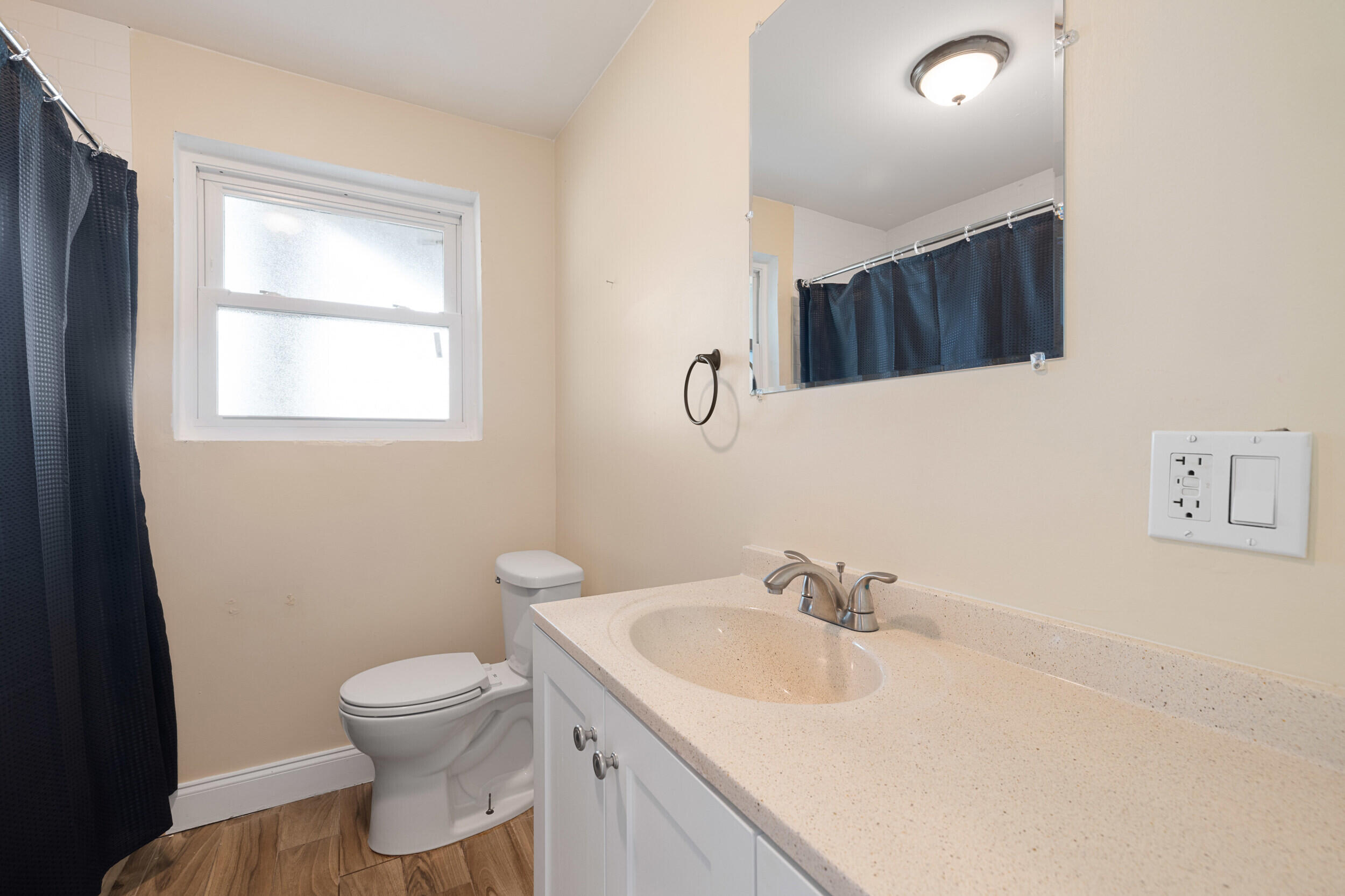 NORTH PALM BCH 3 - Residential Lease