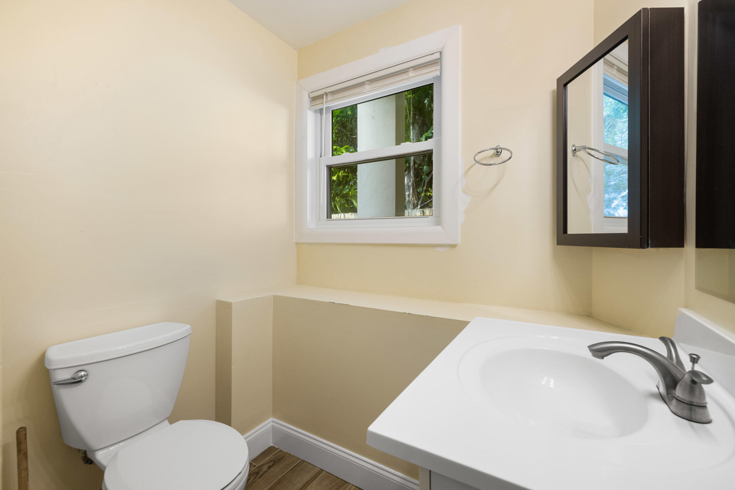 NORTH PALM BCH 3 - Residential Lease