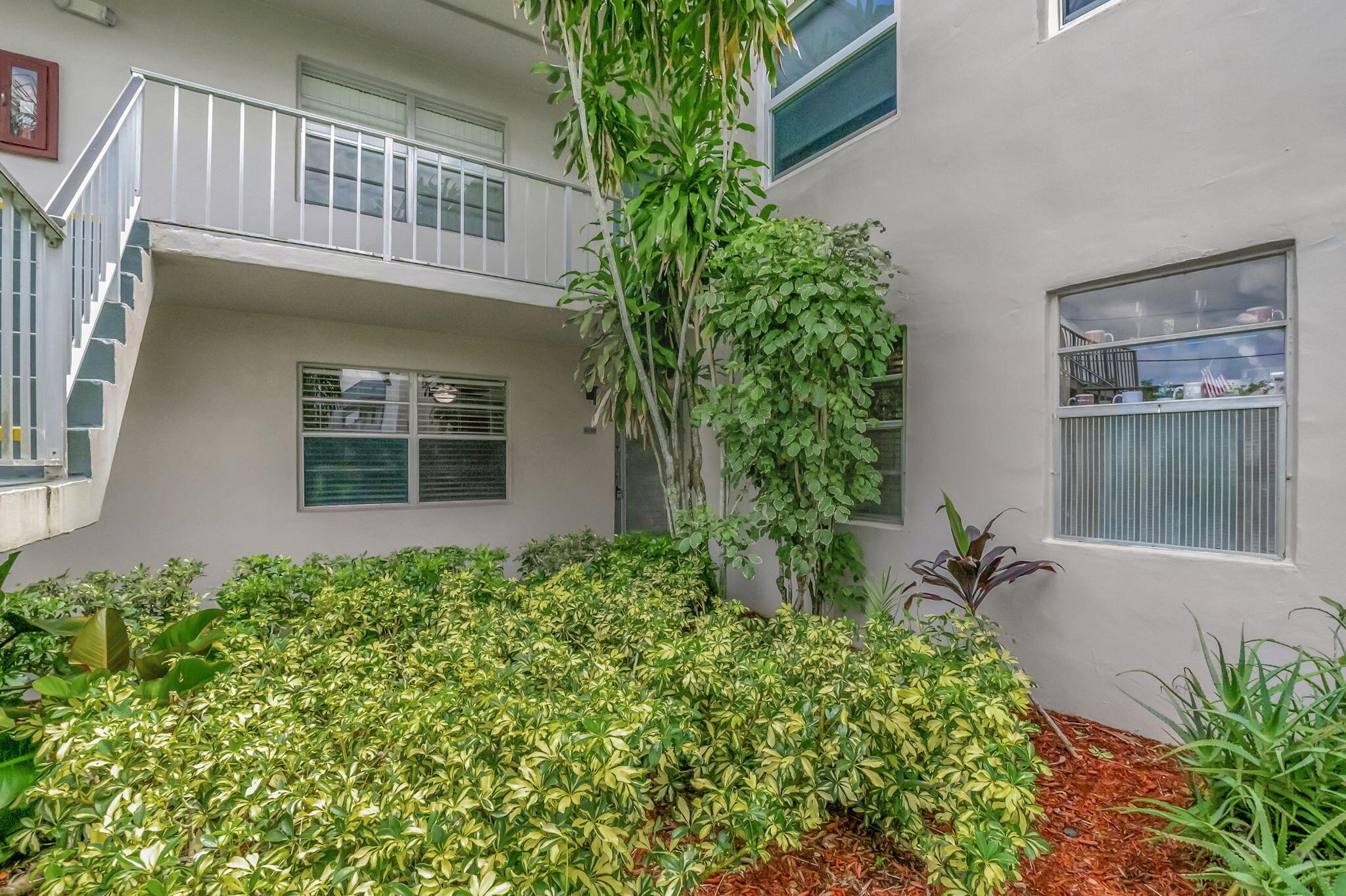 KINGS POINT BURGUNDY COND - Residential Lease