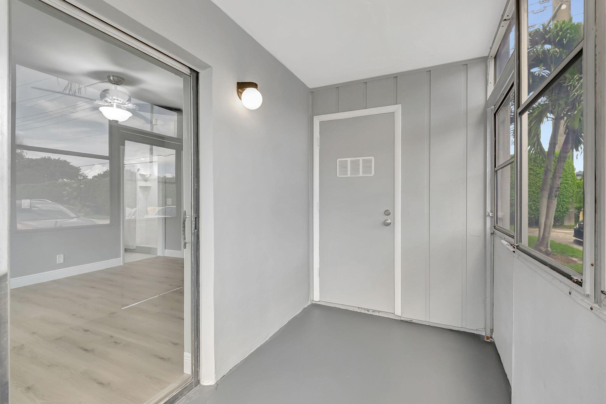 KINGS POINT BURGUNDY COND - Residential Lease